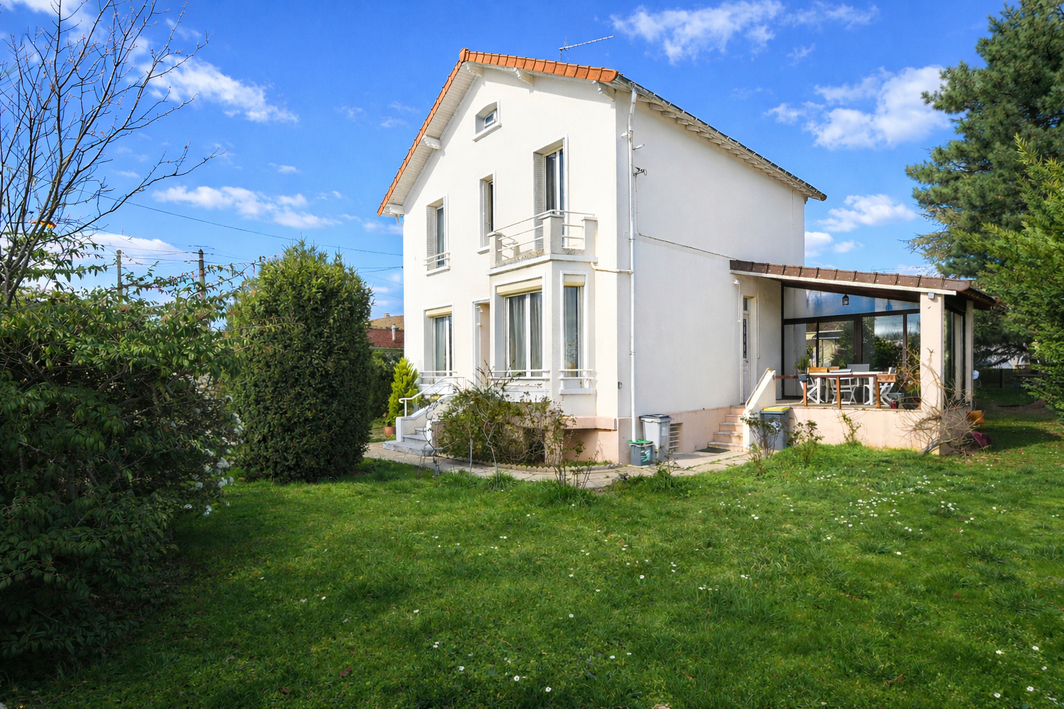 CHATOU – CHARMANTE MAISON – TERRAIN DE 891 m² – POTENTIEL D&rsquo;AGRANDISSEMENT