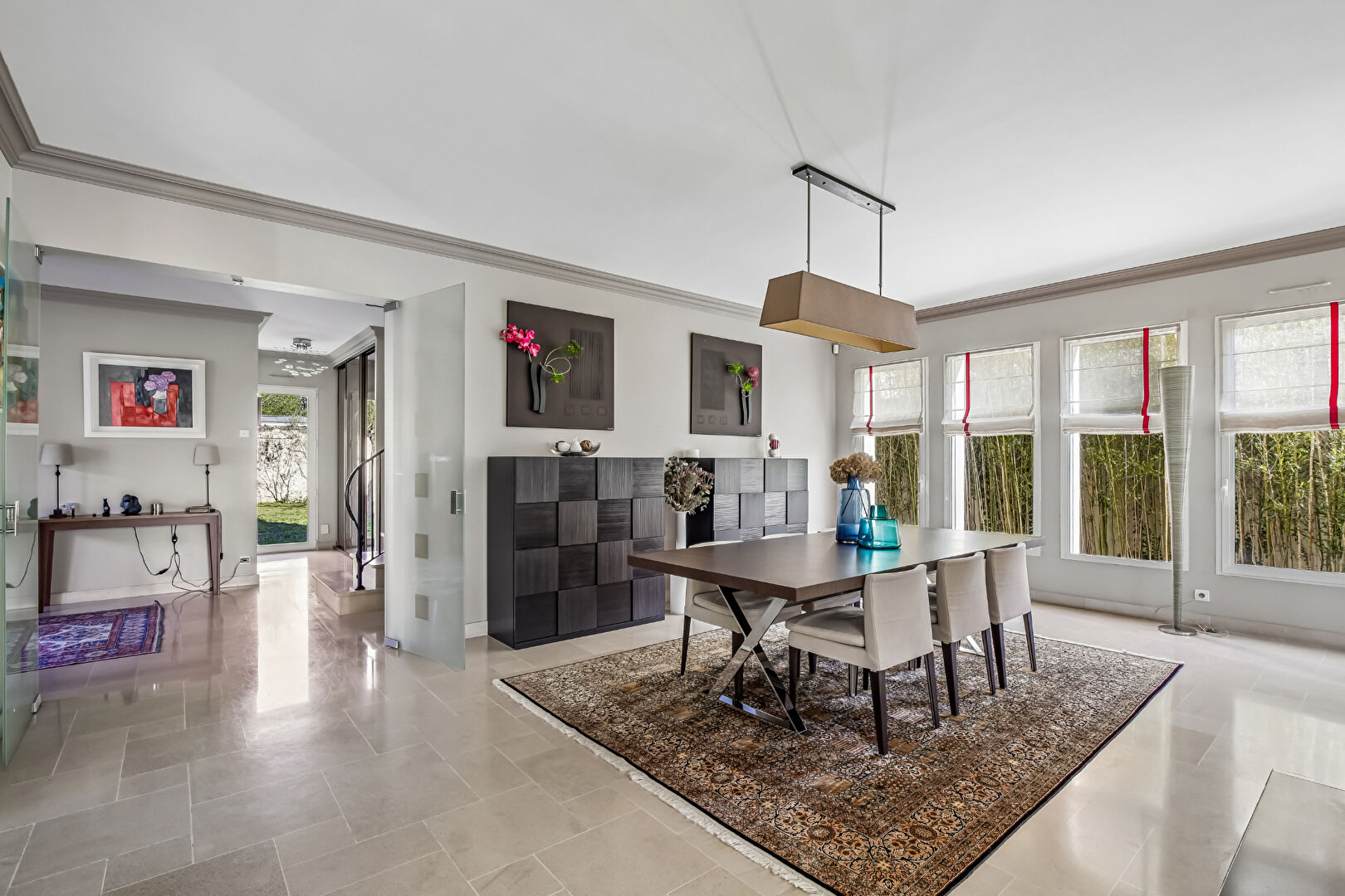 LE VESINET 4 MIN RER, MAGNIFIQUE PROPRIETE CONTEMPORAINE –  256 M² – TERRAIN 1202 M² – BELLES PRESTATIONS