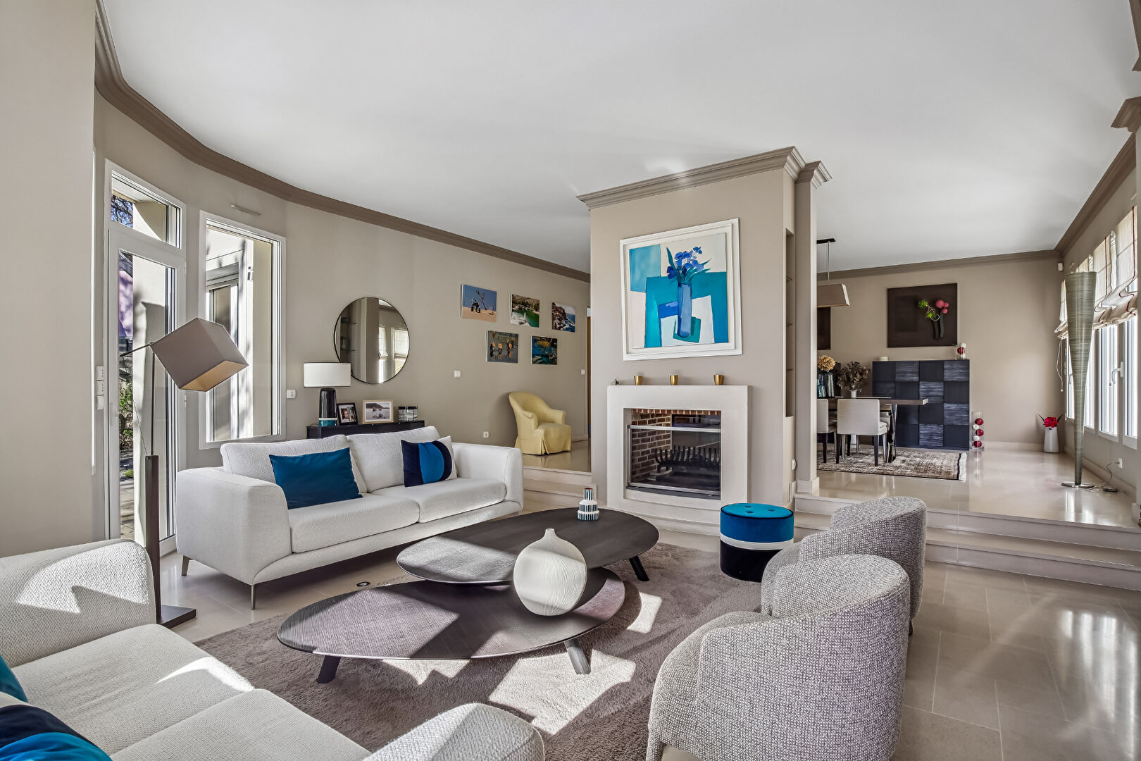 LE VESINET 4 MIN RER, MAGNIFIQUE PROPRIETE CONTEMPORAINE –  256 M² – TERRAIN 1202 M² – BELLES PRESTATIONS