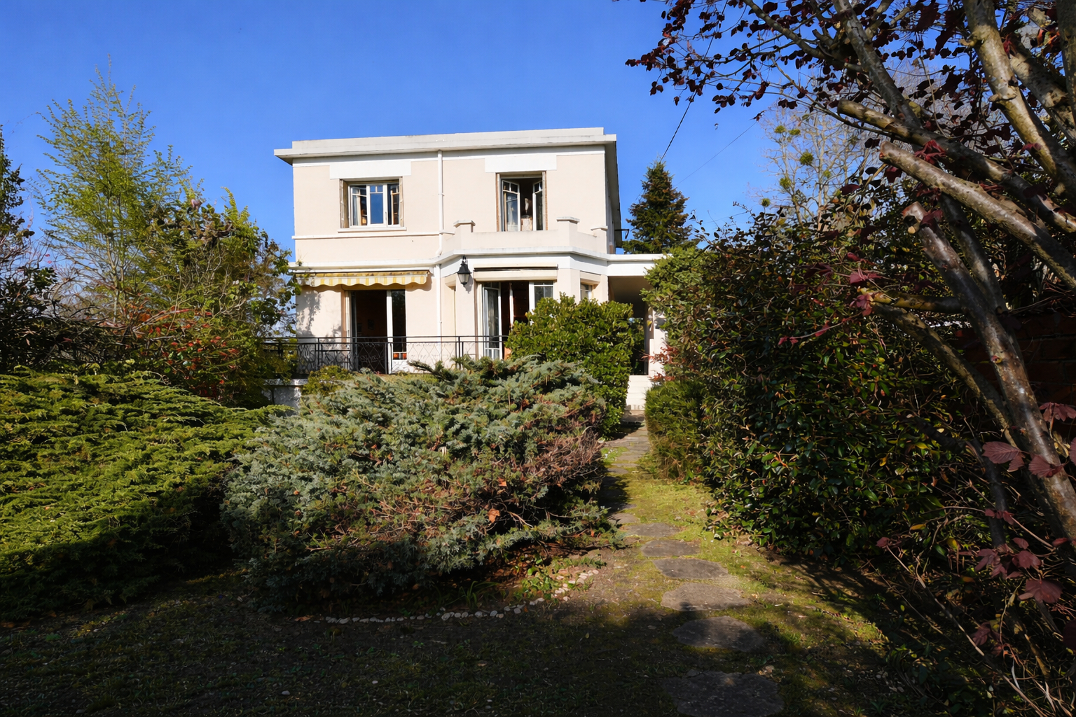 CHATOU EN LISIERE DU VESINET – CHARMANTE MAISON DE 144 M² – TERRAIN 699M²