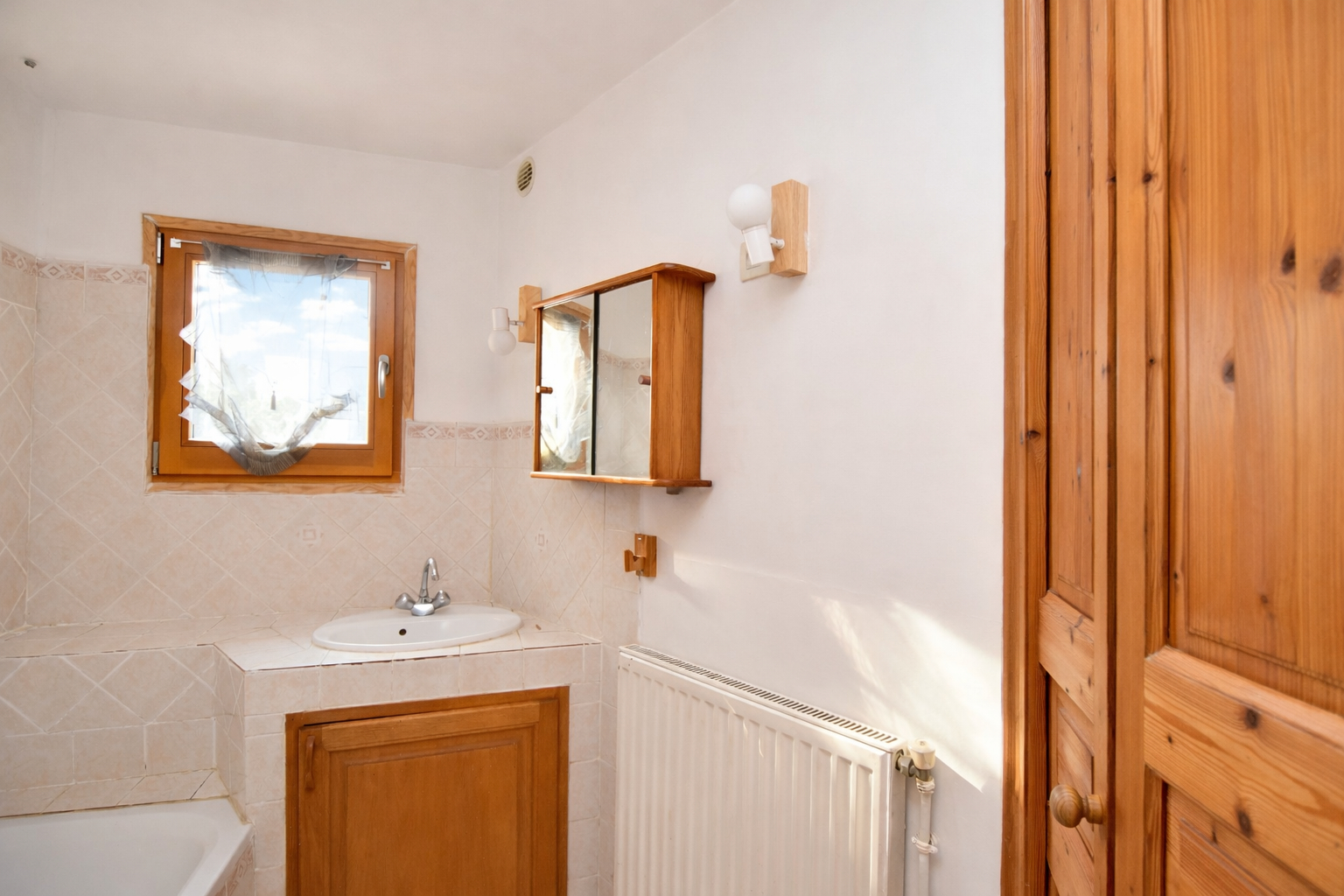 CHATOU – MAISON DE CHARME – 140 M² – TERRAIN 434 M² – DEPENDANCE AMENAGEE