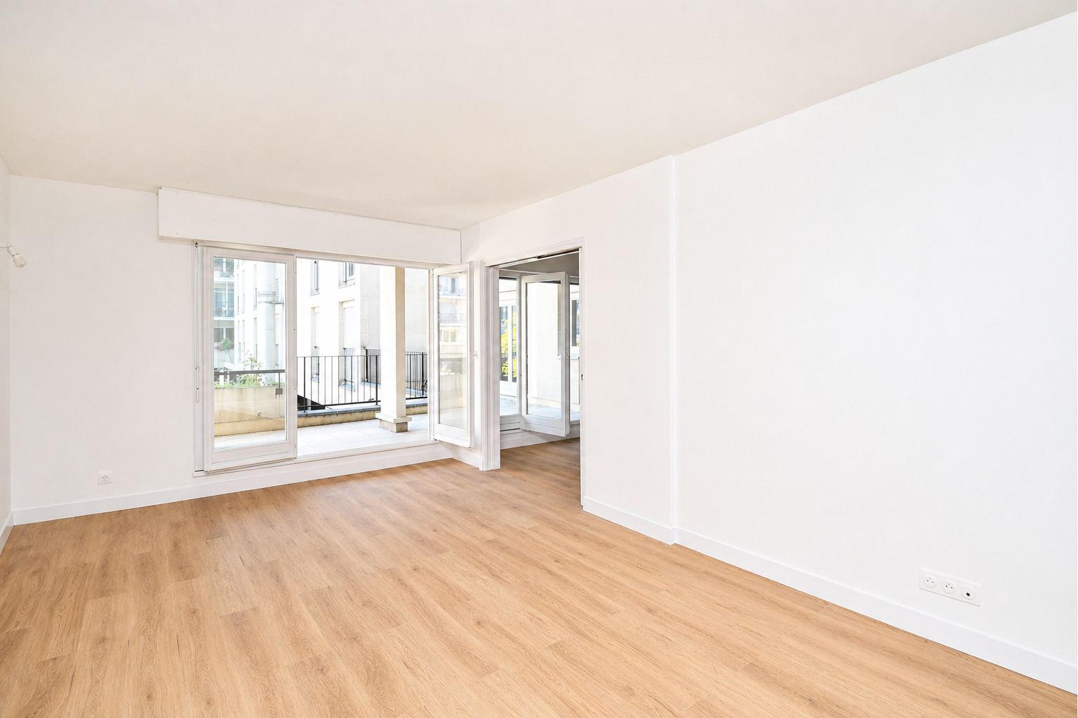 BAS DE CHATOU – 6 MN RER – APPARTEMENT FAMILIALE DE 3 CHAMBRES 110 M² AVEC TERRASSE DE  27 M²- CAVE ET PARKING