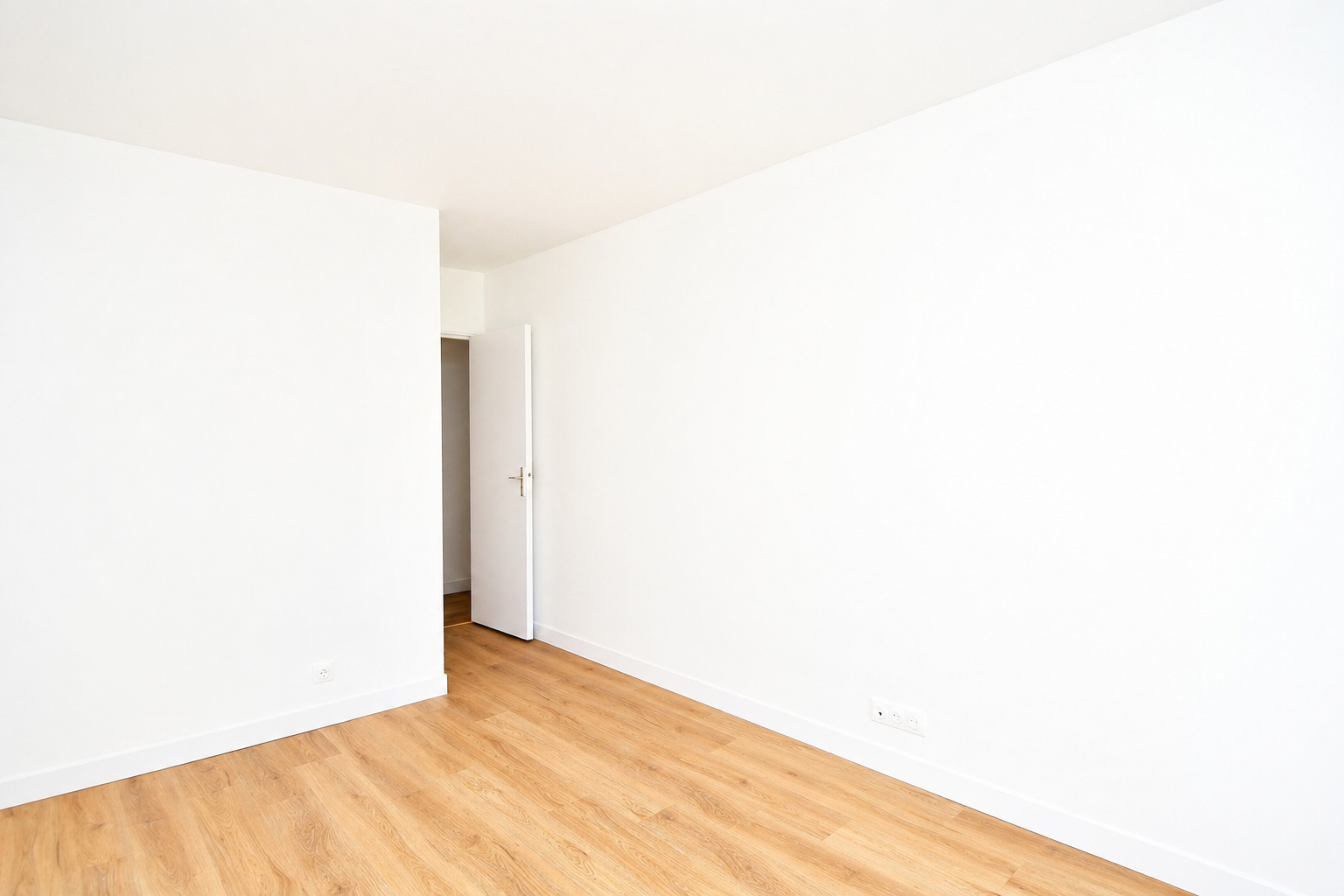 BAS DE CHATOU – 6 MN RER – APPARTEMENT FAMILIALE DE 3 CHAMBRES 110 M² AVEC TERRASSE DE  27 M²- CAVE ET PARKING