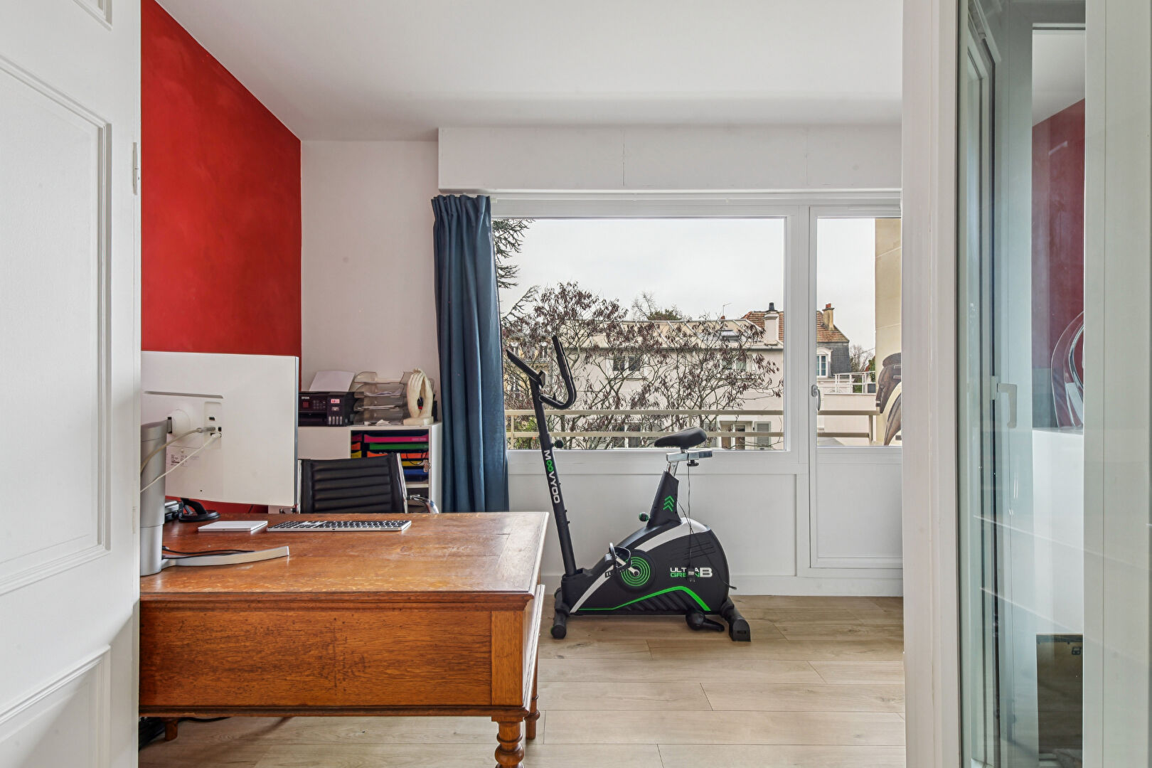 BAS DE CHATOU à 3 mn du RER appartement 5 pièces de 123.55 m² avec 3 chambres, balcon, ascenseur