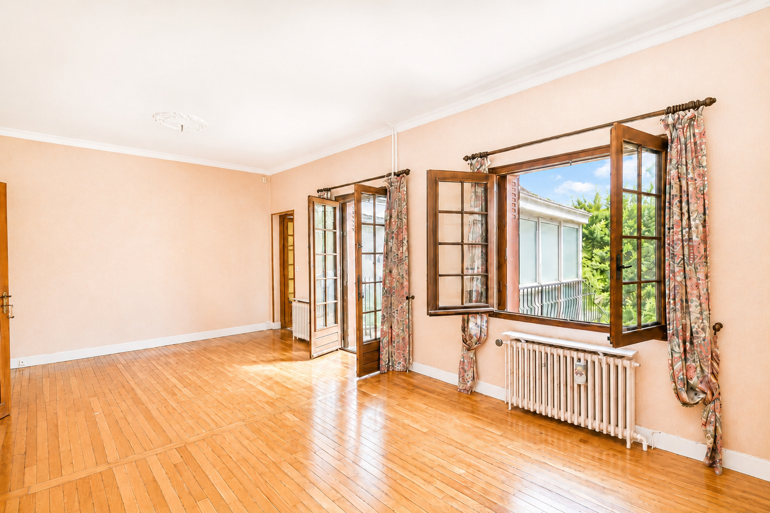 CHATOU – PROCHE COMMERCES ET ECOLES – MAISON 102 M² – 3 CHAMBRES – SOUS-SOL TOTAL – TERRAIN 395 m²  –