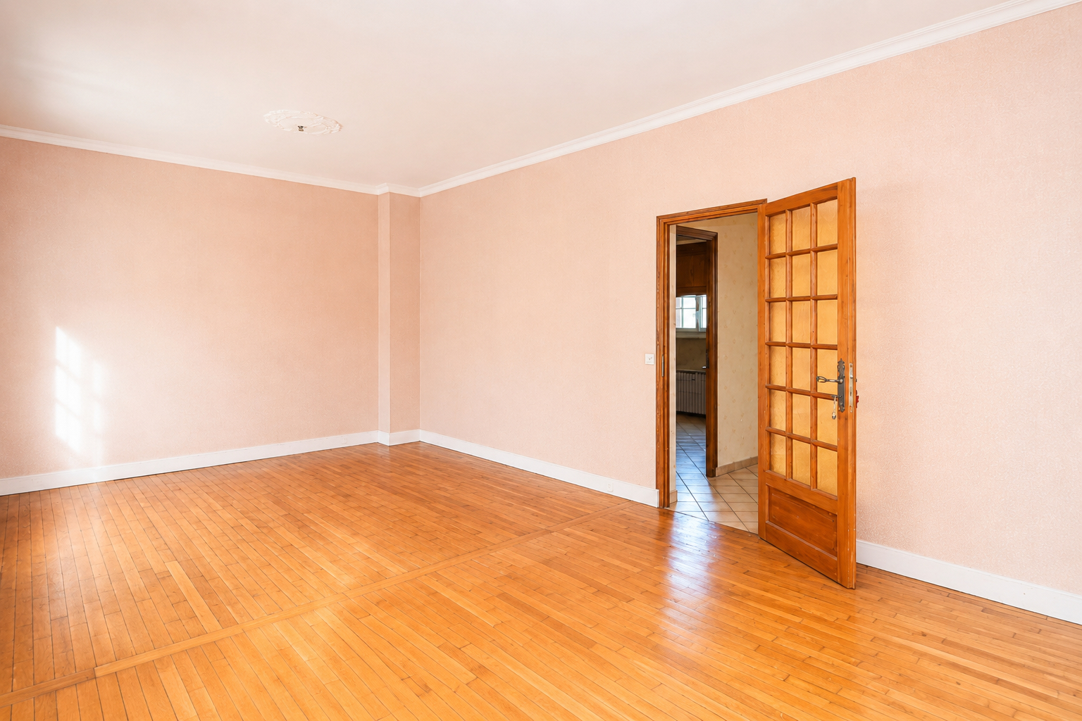 CHATOU – PROCHE COMMERCES ET ECOLES – MAISON 102 M² – 3 CHAMBRES – SOUS-SOL TOTAL – TERRAIN 395 m²  –