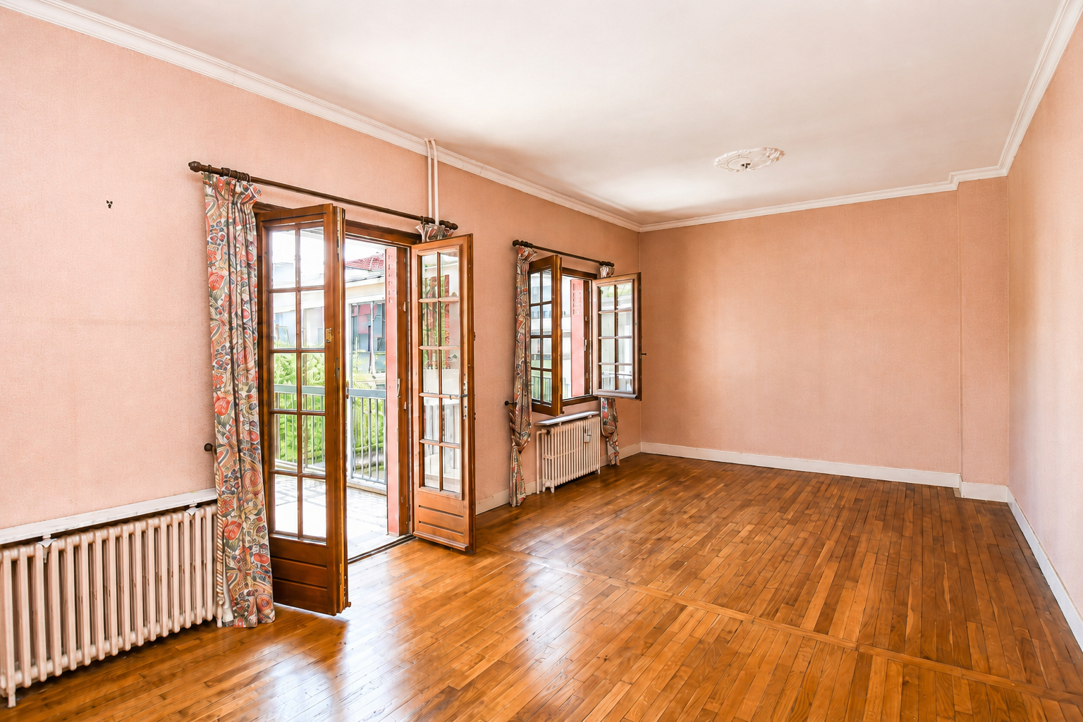 CHATOU – PROCHE COMMERCES ET ECOLES – MAISON 102 M² – 3 CHAMBRES – SOUS-SOL TOTAL – TERRAIN 395 m²  –