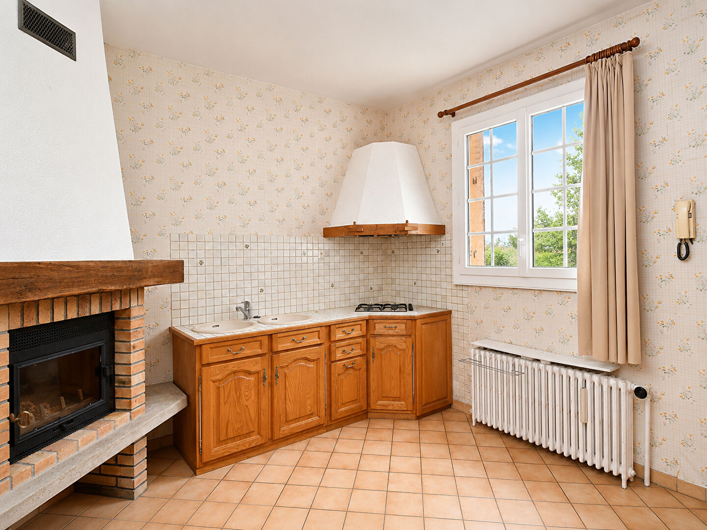 CHATOU – PROCHE COMMERCES ET ECOLES – MAISON 102 M² – 3 CHAMBRES – SOUS-SOL TOTAL – TERRAIN 395 m²  –