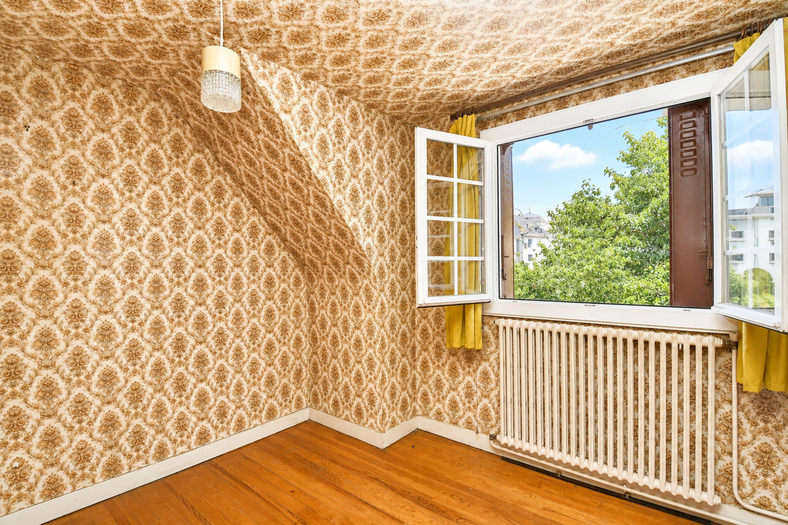 CHATOU – PROCHE COMMERCES ET ECOLES – MAISON 102 M² – 3 CHAMBRES – SOUS-SOL TOTAL – TERRAIN 395 m²  –