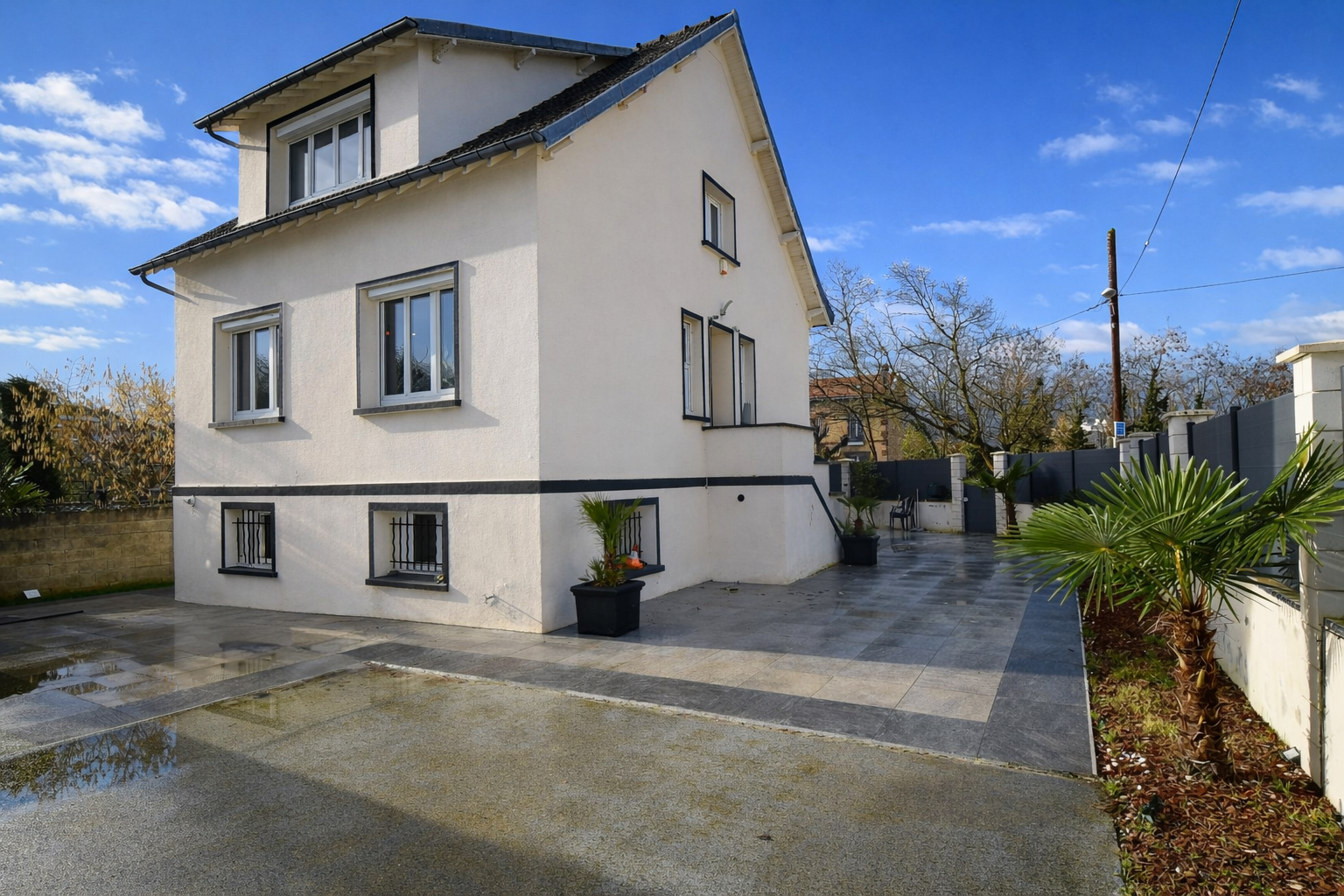 CHATOU – MAISON DE 154 M² RENOVEE  LUMINEUSE – AU CALME – PROCHE ECOLES ET COMMERCES