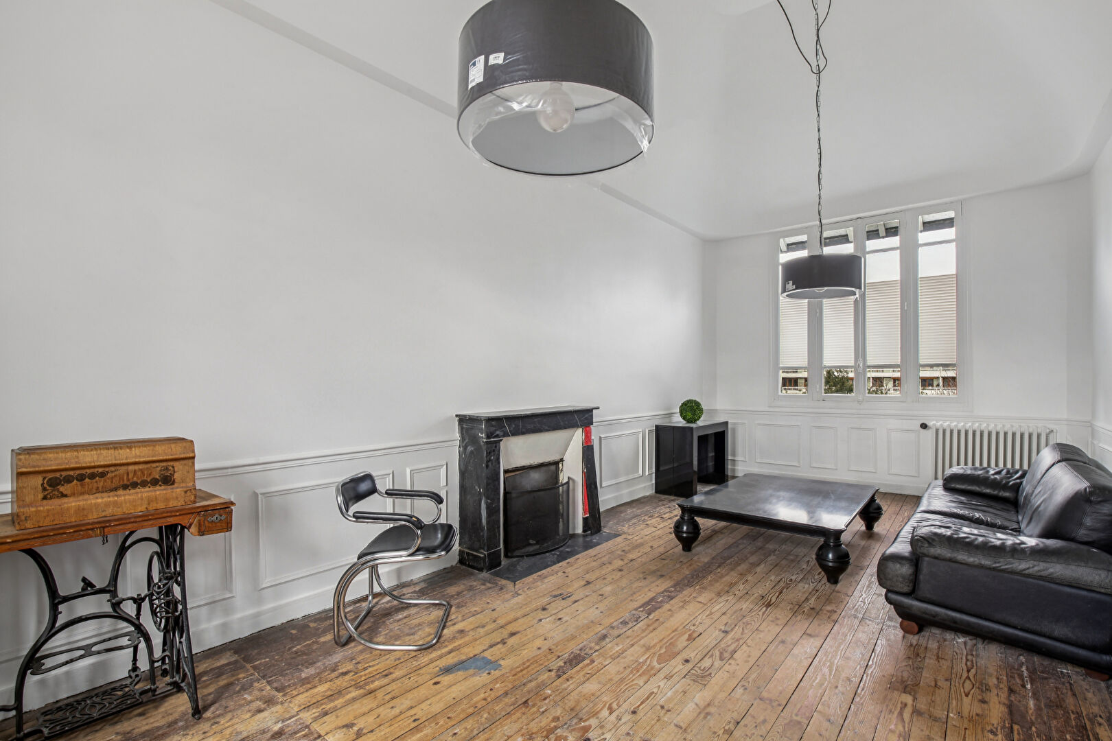 LE VESINET – PROPRIETE DE 232 M² – SALON 66 M²  – 4 CHAMBRES – TERRAIN 1474 M²  – DEPENDANCE AMENAGEE 60 M² –  10 MN RER