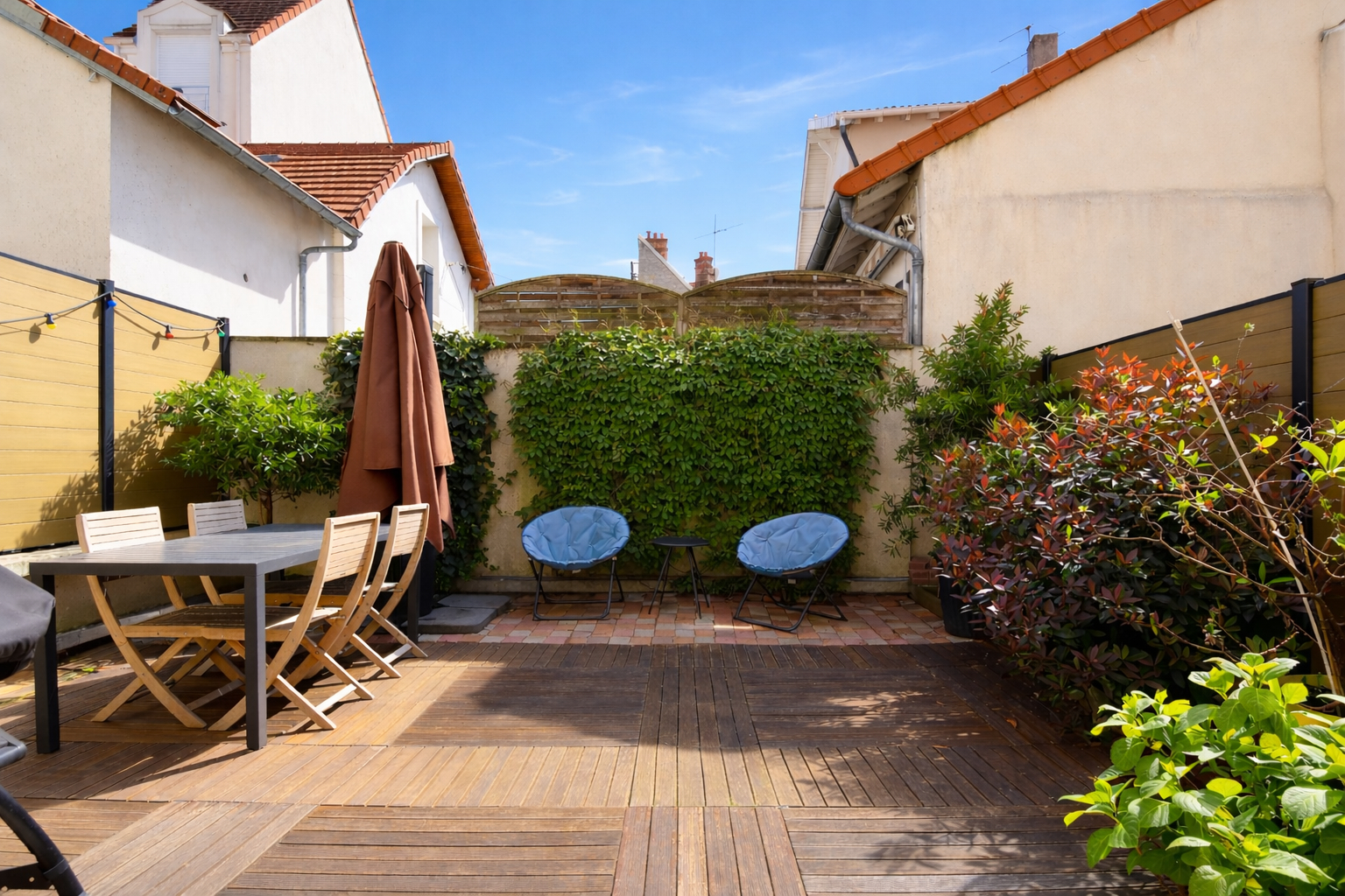 MONTESSON CENTRE VILLAGE Maison de 140 m² avec 4 chambres et sous-sol total avec garage