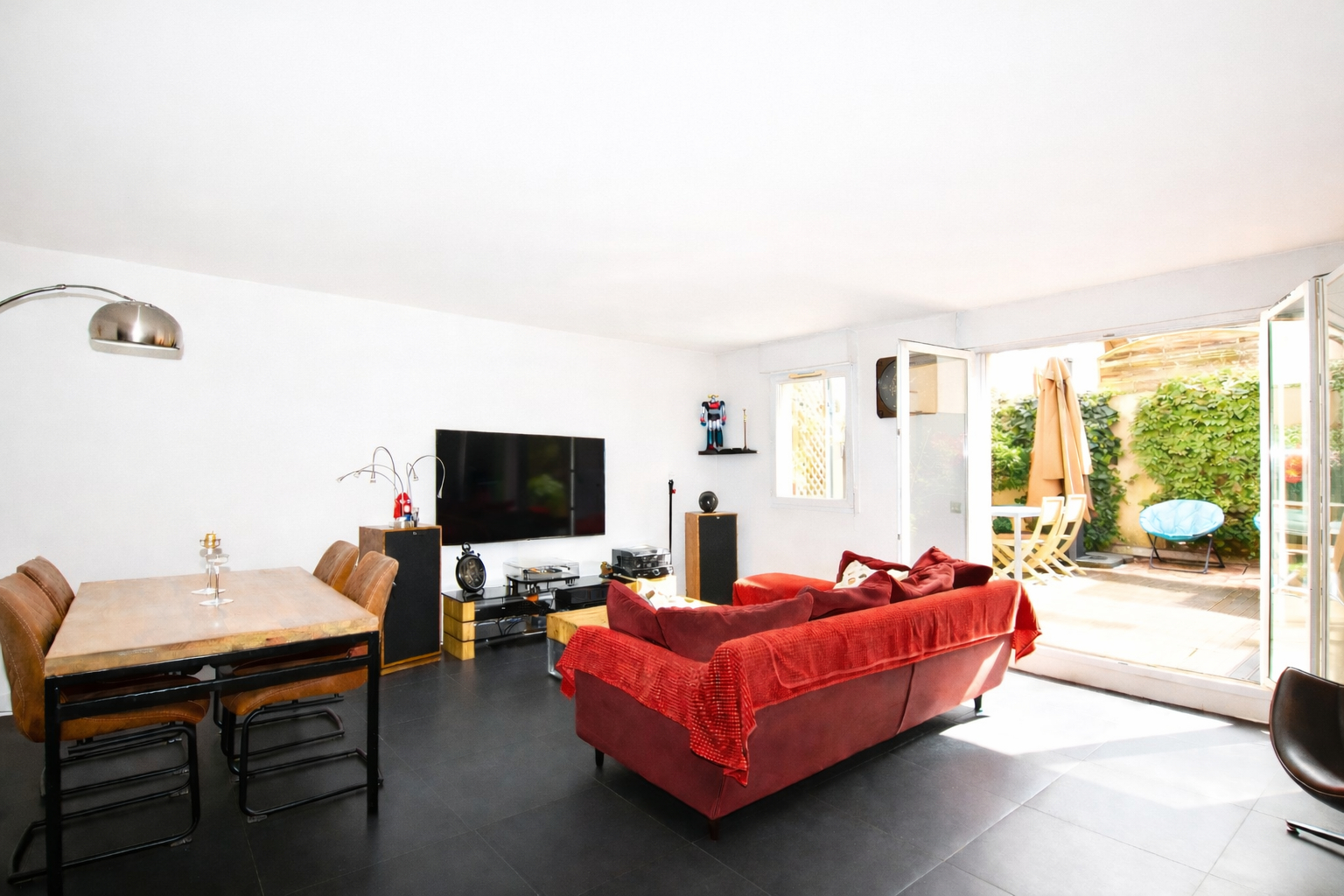 MONTESSON CENTRE VILLAGE Maison de 140 m² avec 4 chambres et sous-sol total avec garage