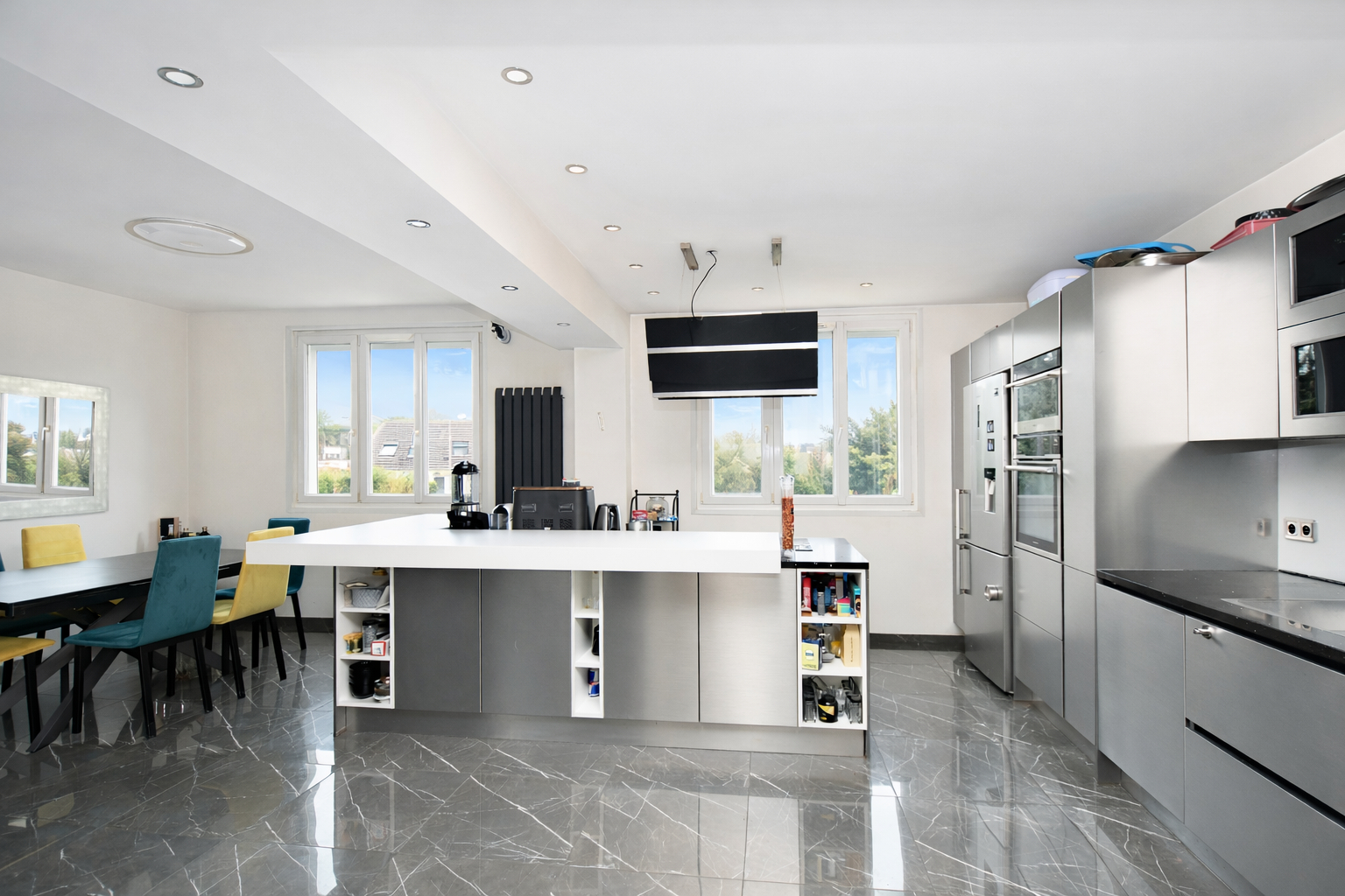 CHATOU – MAISON DE 154 M² RENOVEE  LUMINEUSE – AU CALME – PROCHE ECOLES ET COMMERCES