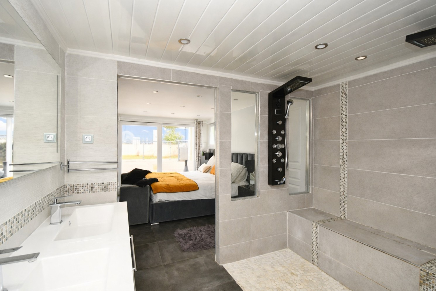 CHATOU – MAISON DE 154 M² RENOVEE  LUMINEUSE – AU CALME – PROCHE ECOLES ET COMMERCES