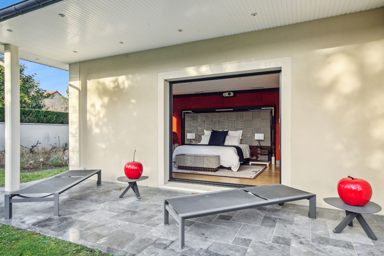 CROISSY-SUR-SEINE – MAISON CONTEMPORAINE DE 236 M² – TERRAIN  984 M² – LUMINEUSE – AU  CALME- PROCHE COMMERCES ET ECOLES