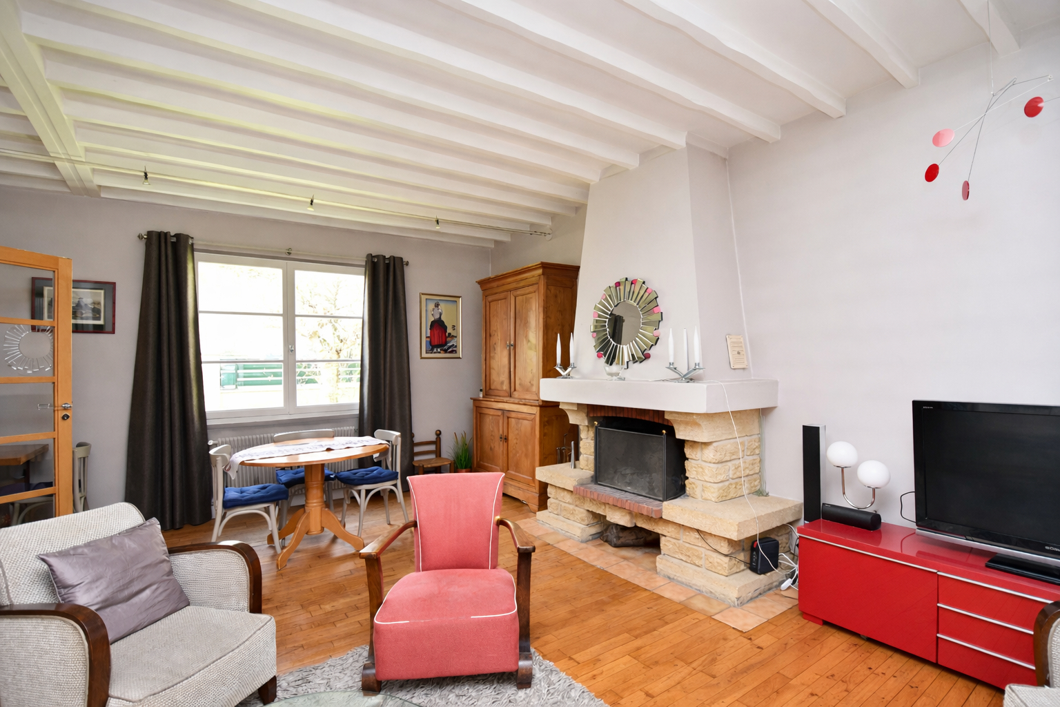 Maison située à MONTESSON d&rsquo;environ 107m² au sol avec 3 chambres, garage et jardin