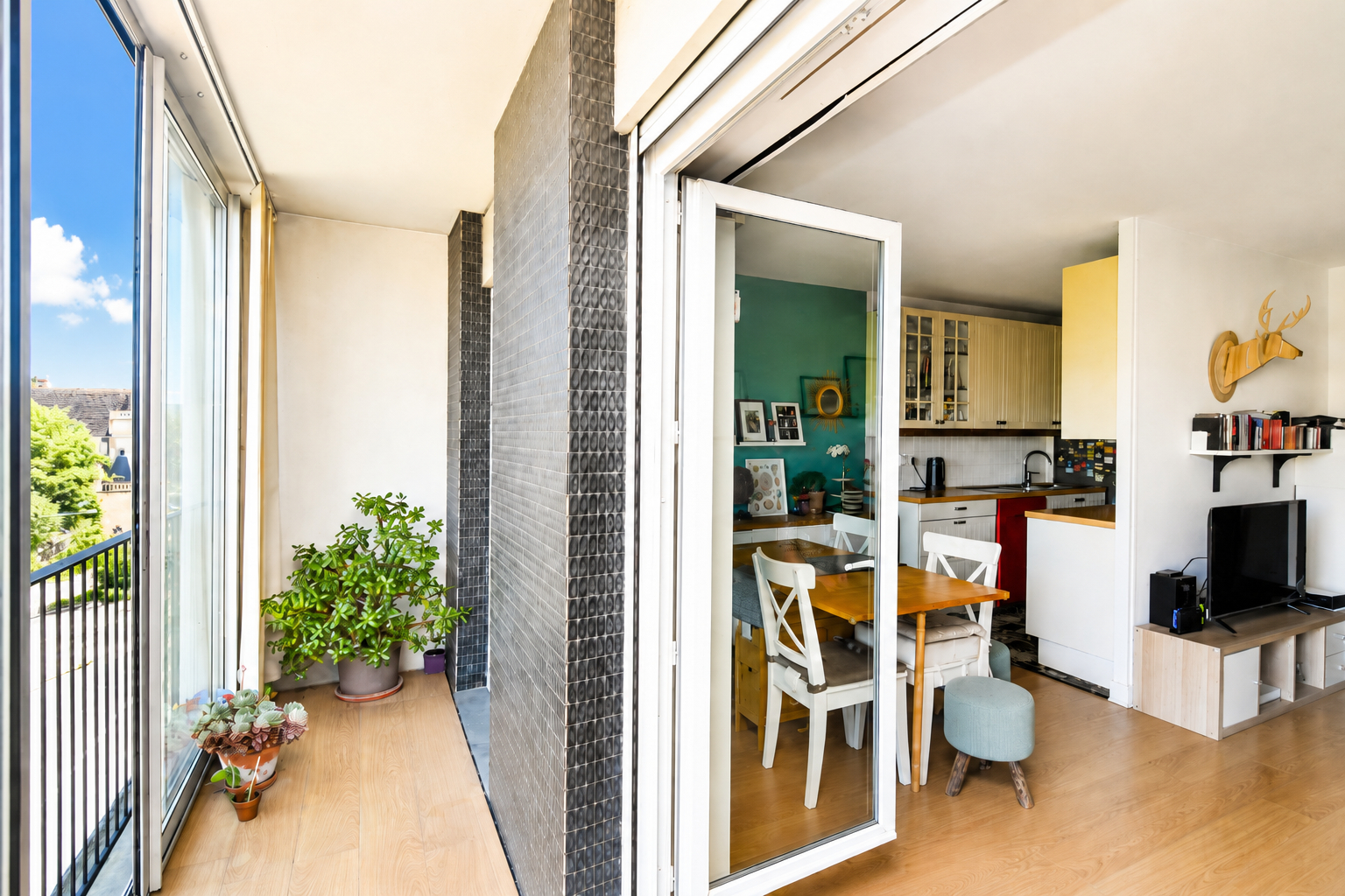 BAS DE CHATOU – 7 MN RER – APPARTEMENT 2 CHAMBRES – 69 M² – CAVE ET PARKING