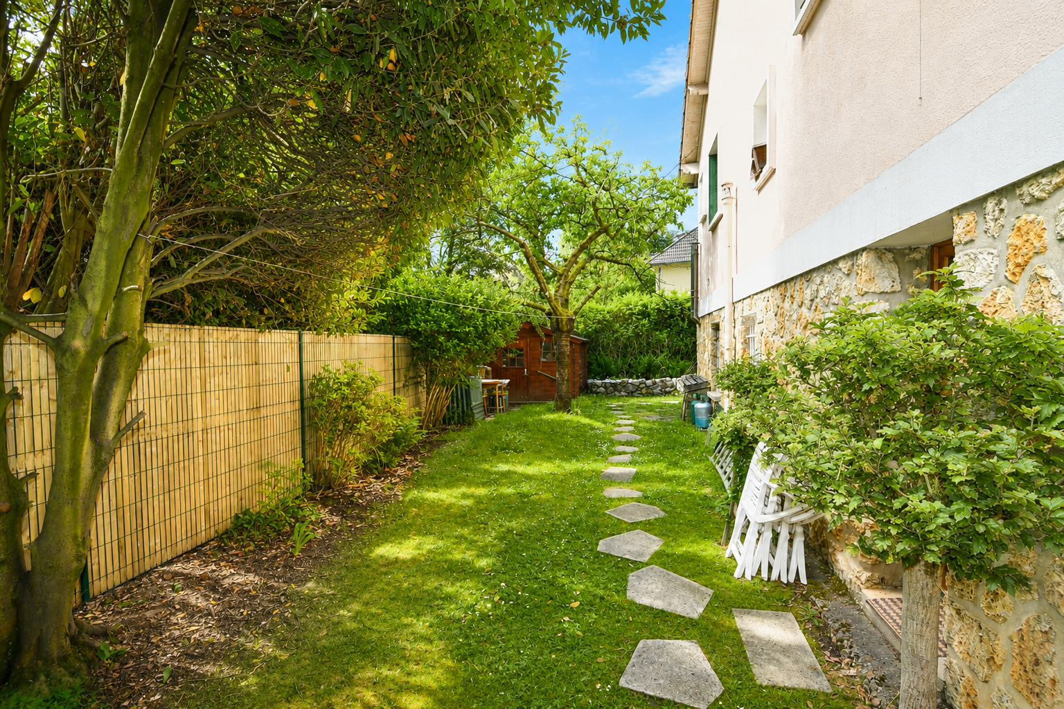 CHATOU MAISON DE 166 M² – TERRAIN 365 M² – AU CALME TOTAL – 15 MN RER