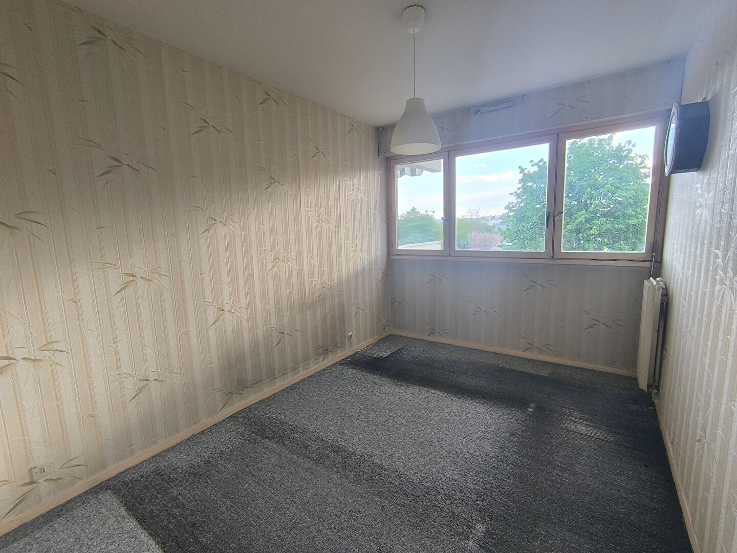 Appartement 2 pièces de 45.2 m²  avec ascenseur, cave, parking et balcon
