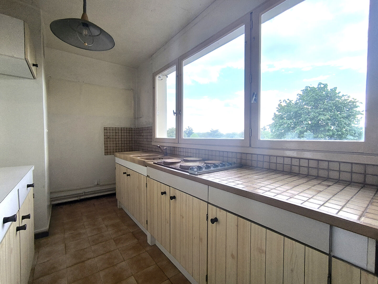 Appartement 2 pièces de 45.2 m²  avec ascenseur, cave, parking et balcon