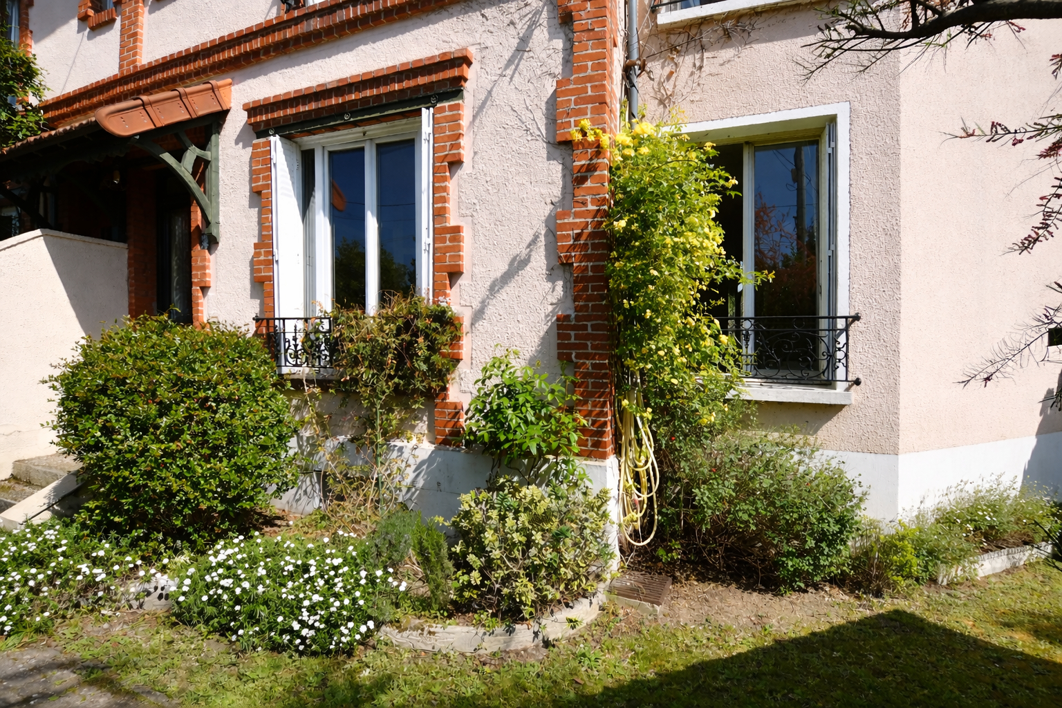 CHATOU – MAISON DE CHARME – LUMINEUSE, AU CALME SANS VIS A VIS – PROCHE DU VESINET
