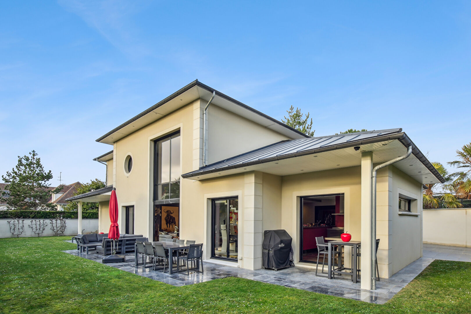 CROISSY-SUR-SEINE – MAISON CONTEMPORAINE DE 236 M² – TERRAIN  984 M² – LUMINEUSE – AU  CALME- PROCHE COMMERCES ET ECOLES