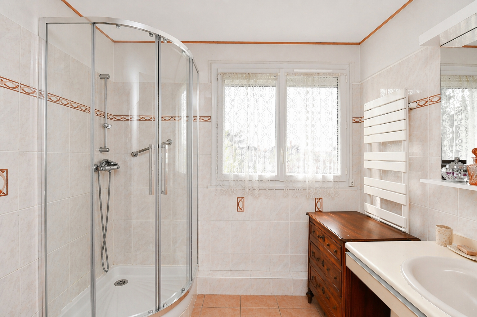CROISSY SUR SEINE maison familiale d&rsquo;environ 191 m² avec 7 chambres