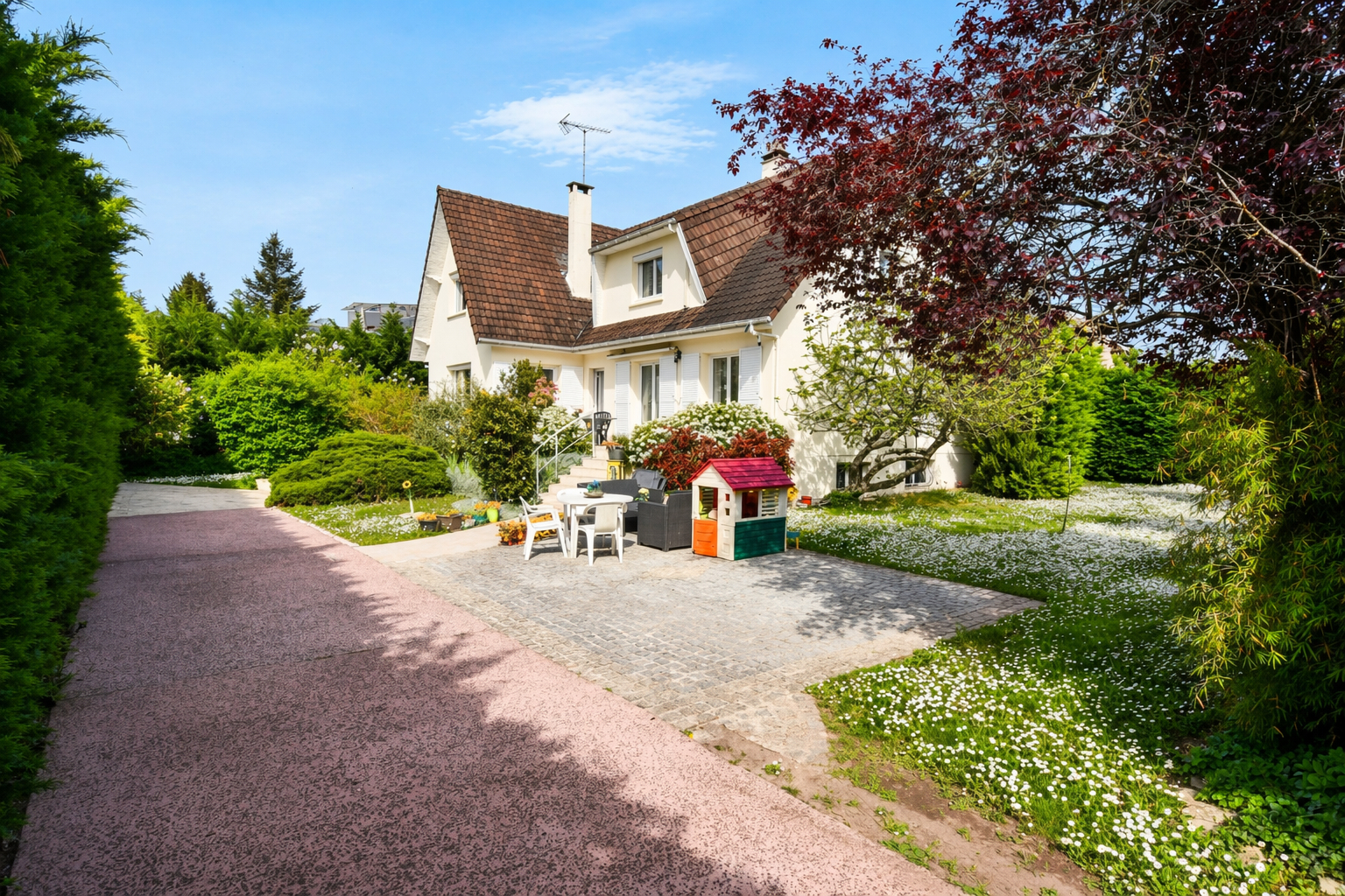 CROISSY SUR SEINE maison familiale d&rsquo;environ 191 m² avec 7 chambres