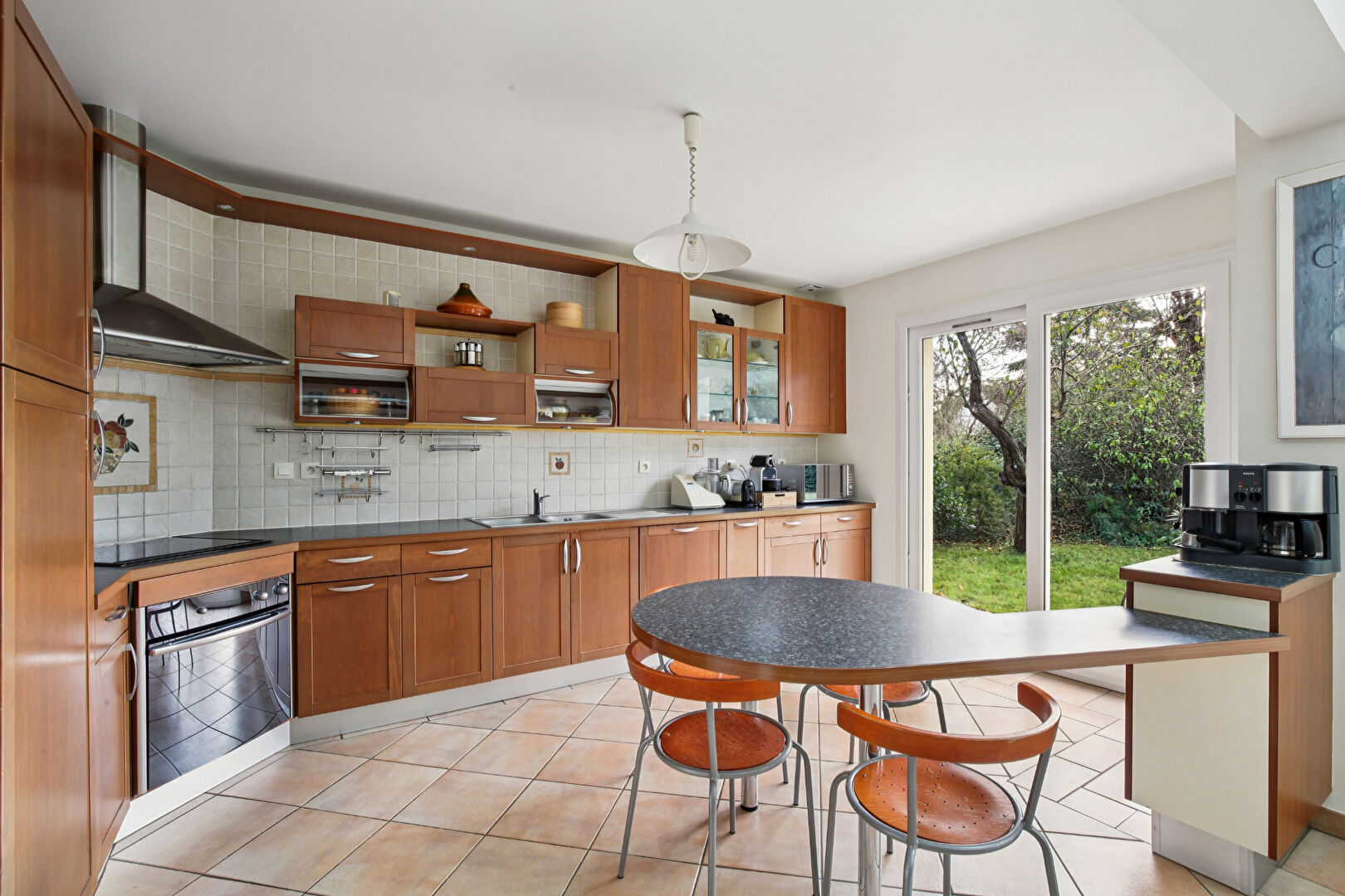 CHATOU –  EN LISIERE DU VESINET – MAISON DE 1995 – 133 M²  – 4 CHAMBRES – TERRAIN 484 M² –  LUMINEUSE  AU CALME