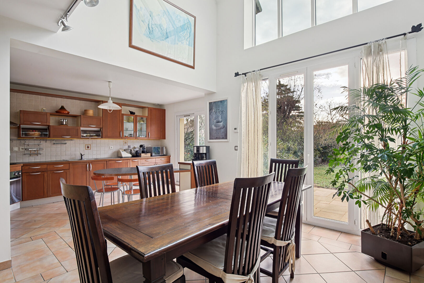 CHATOU –  EN LISIERE DU VESINET – MAISON DE 1995 – 133 M²  – 4 CHAMBRES – TERRAIN 484 M² –  LUMINEUSE  AU CALME