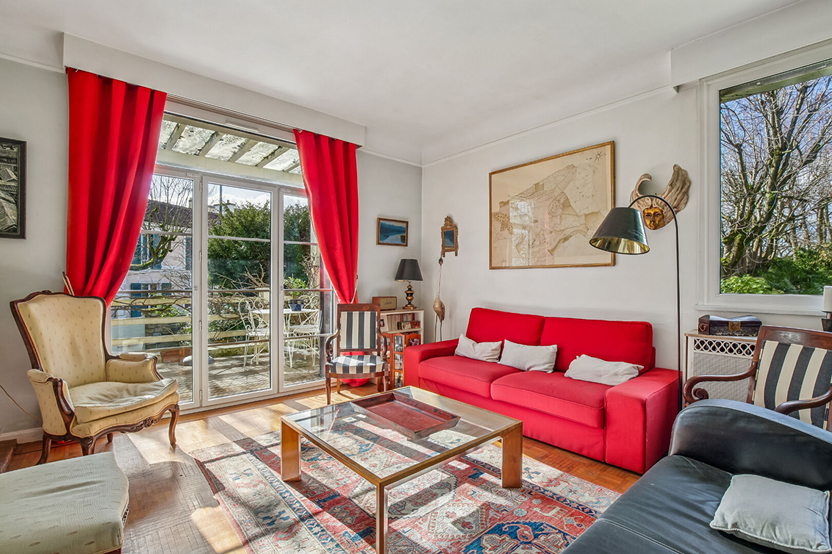 LE VESINET  – HYPER CENTRE – MAISON DE 186 M² – TERRAIN  700 m² – 5 MN RER