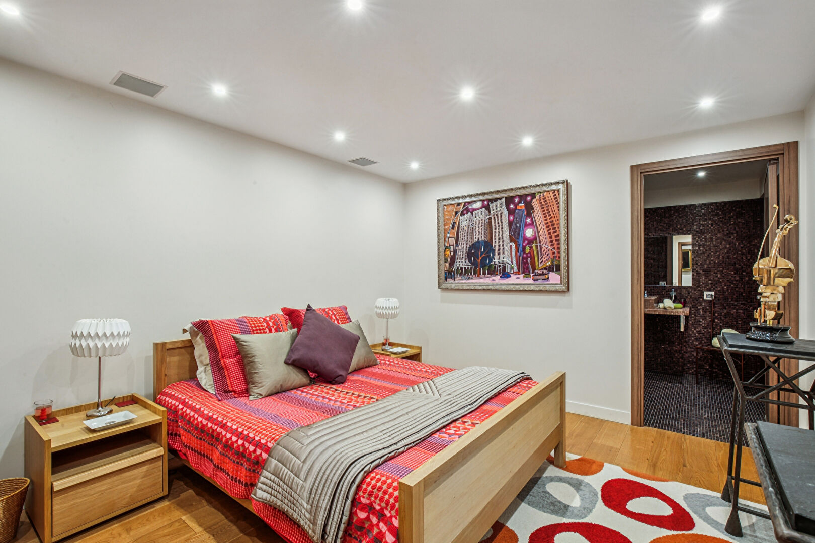 MAISON CONTEMPORAINE DE 236 M² – TERRAIN  984 M² – LUMINEUSE – AU  CALME- PROCHE COMMERCES ET ECOLES