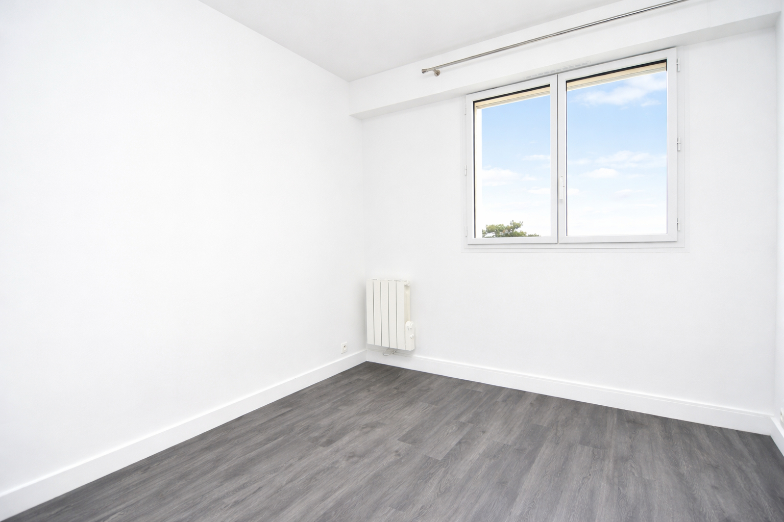 BAS DE CHATOU – Résidence de standing – Appartement 2 pièces 46 m² avec cave et box – 5 mn RER