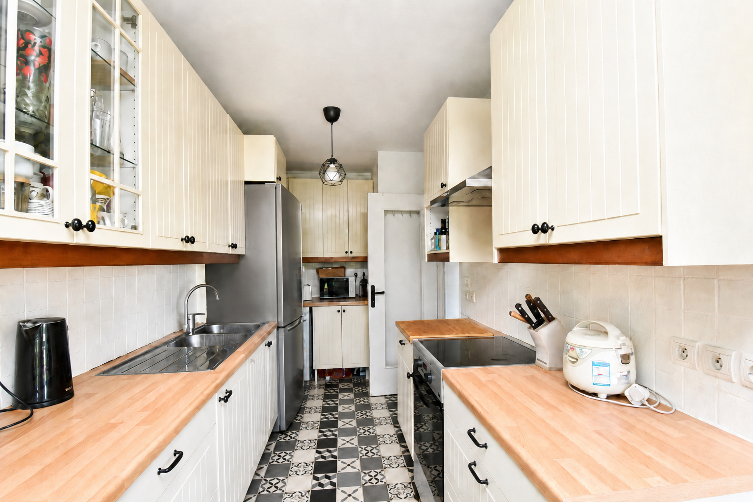 BAS DE CHATOU – 7 MN RER – APPARTEMENT 2 CHAMBRES – 69 M² – CAVE ET PARKING