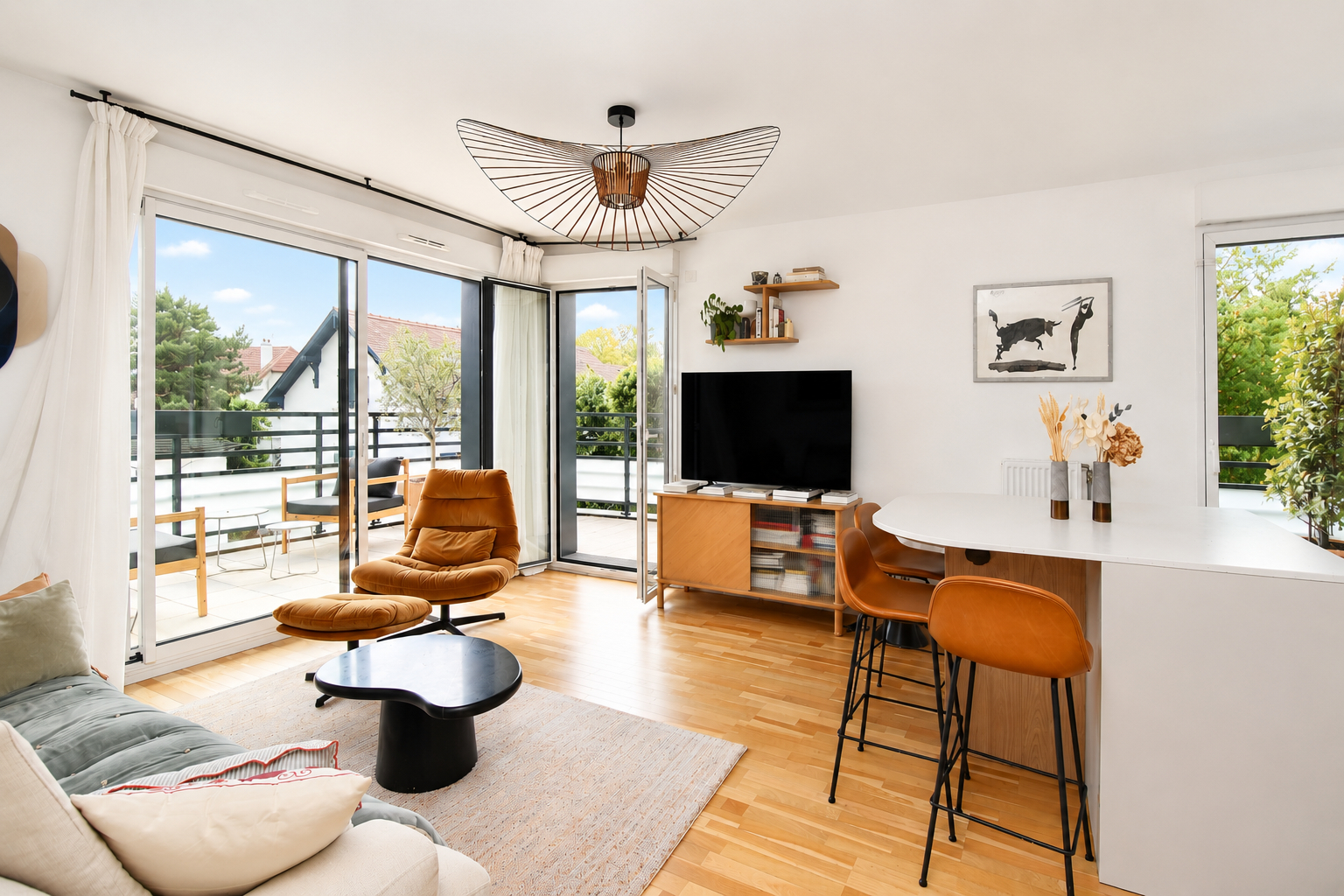 APPARTEMENT 3 PIECES « Villa Sylvia  » – TERRASSE – HYPER CENTRE – 3 MN RER