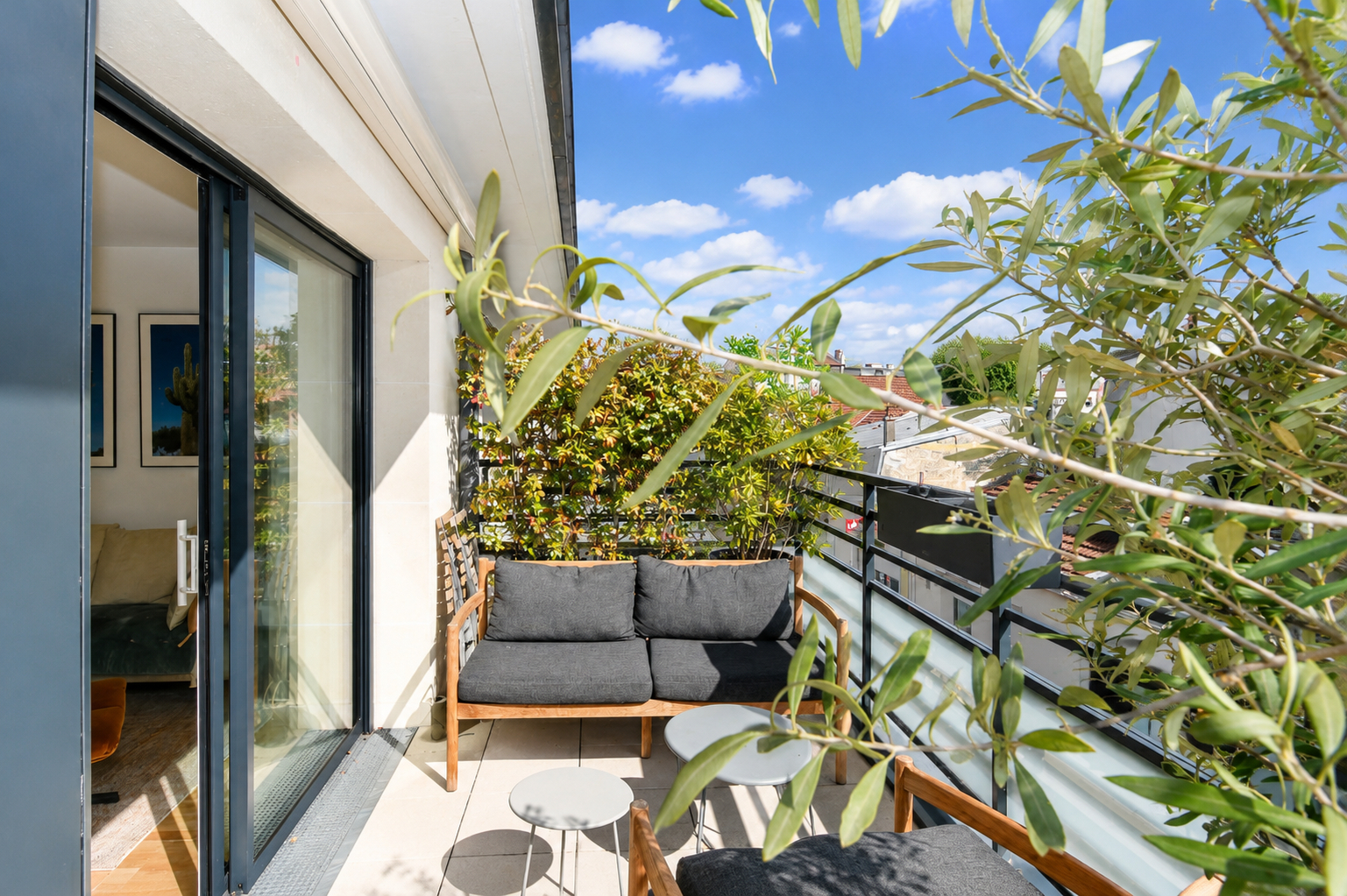 APPARTEMENT 3 PIECES « Villa Sylvia  » – TERRASSE – HYPER CENTRE – 3 MN RER