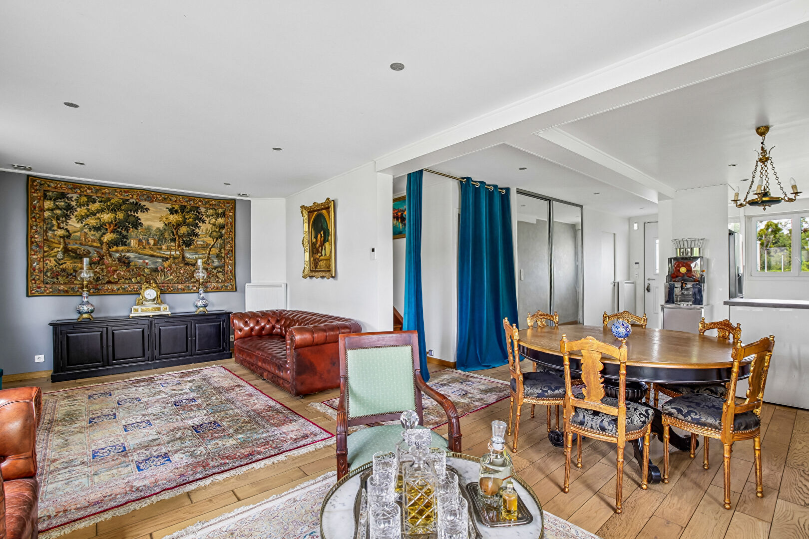 LE PECQ, maison de 215 M2 au sol sur 347 M2 de terrain