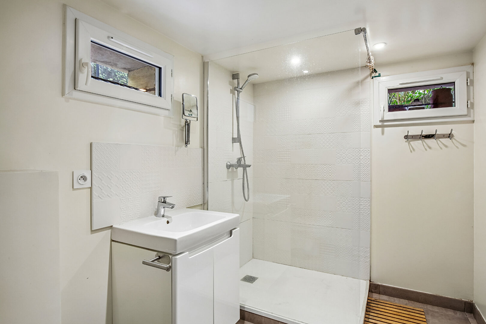 LE PECQ, maison de 215 M2 au sol sur 347 M2 de terrain