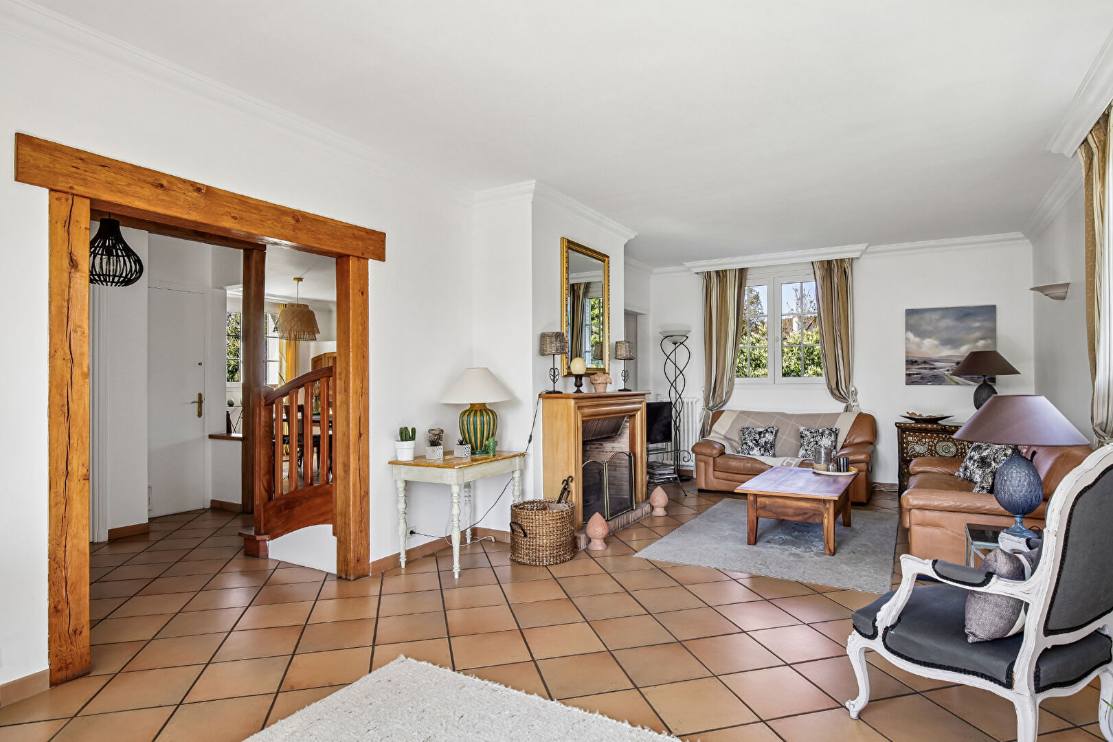 CHATOU BAS 15 MN RER –  MAISON FAMILIALE DE 212 m2  – 5  CHAMBRES – TERRAIN  809 M²