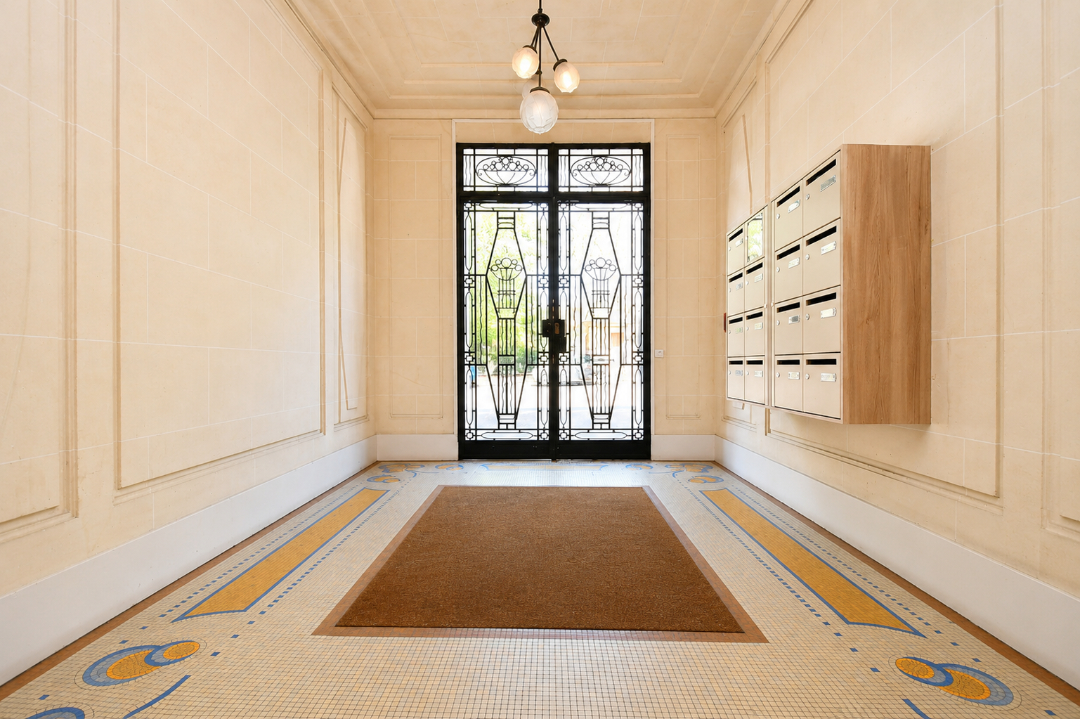LE VESINET CENTRE – 5 MN RER – APPARTEMENT 82 m²  CLIMATISE – 2 CHAMBRES – CAVE