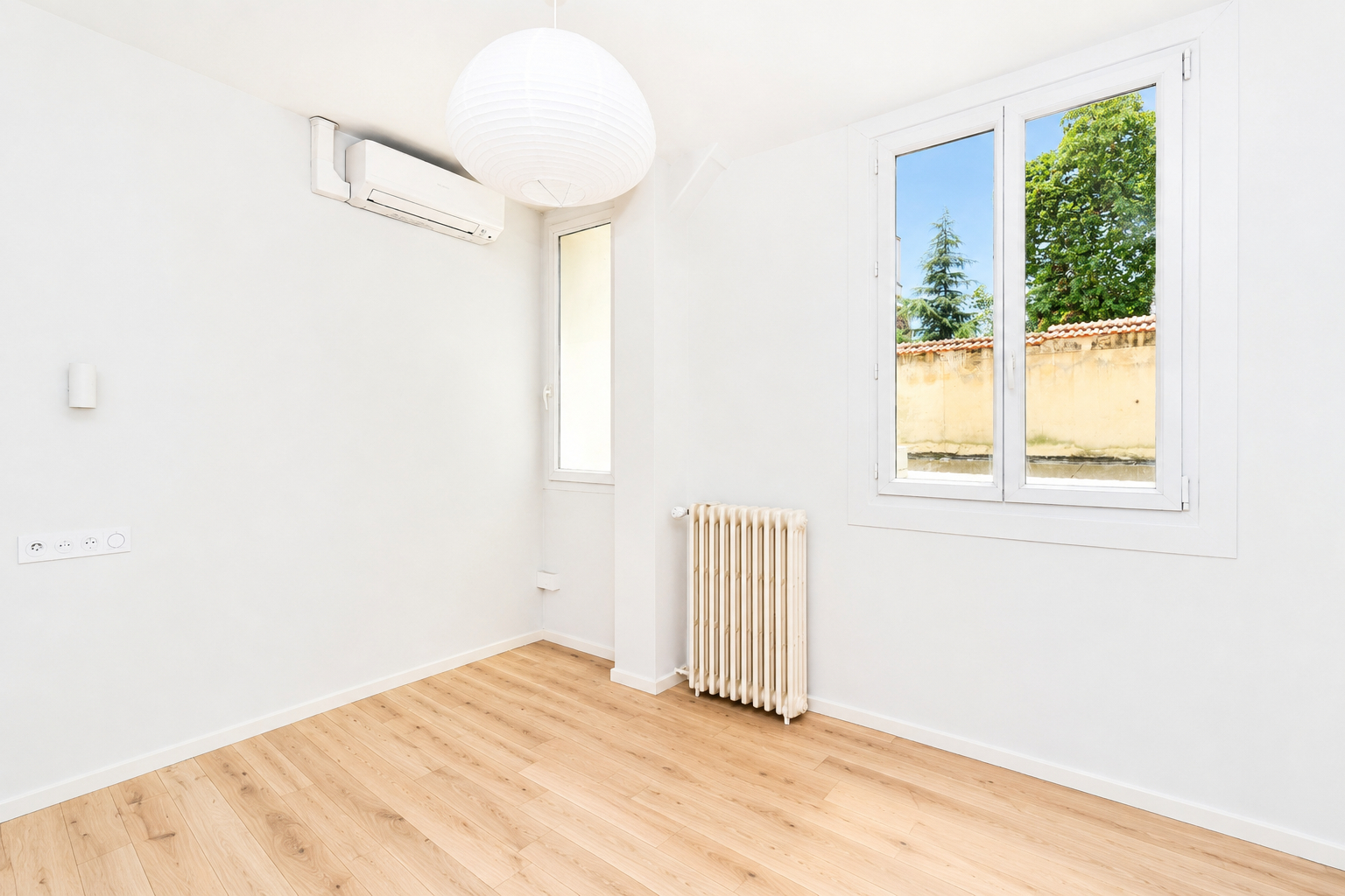 LE VESINET CENTRE – 5 MN RER – APPARTEMENT 82 m²  CLIMATISE – 2 CHAMBRES – CAVE