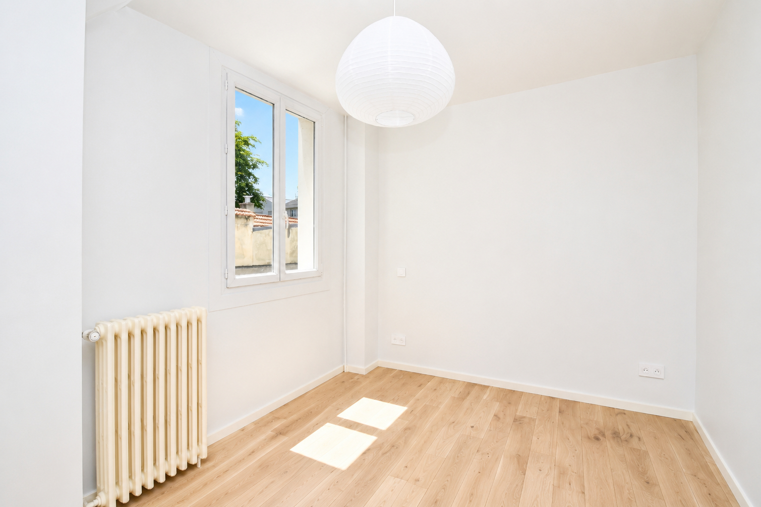 LE VESINET CENTRE – 5 MN RER – APPARTEMENT 82 m²  CLIMATISE – 2 CHAMBRES – CAVE