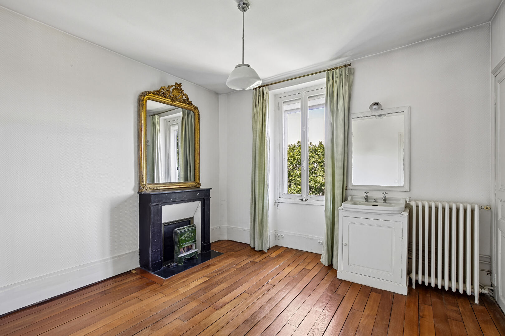 BAS DE CHATOU – TRIANGLE D&rsquo;OR – HOTEL PARTICULIER NAPOLEON III – TERRAIN 2031 M²