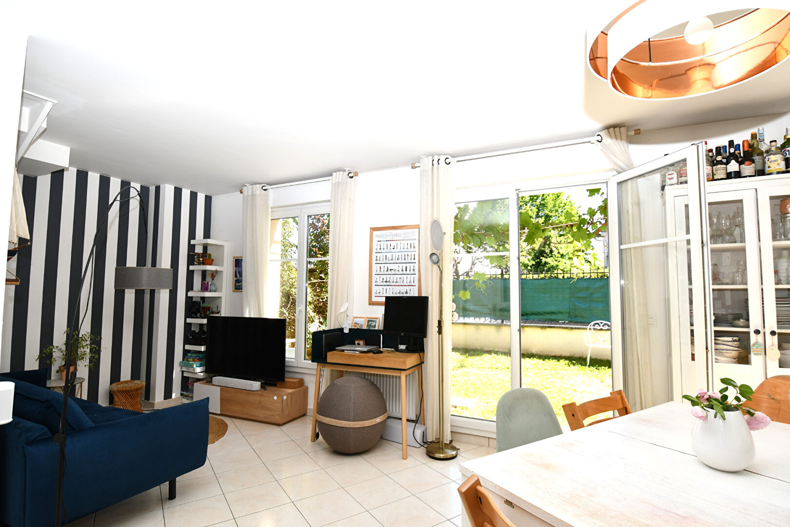 MAISON située à CHATOU sur 3 niveaux avec jardin