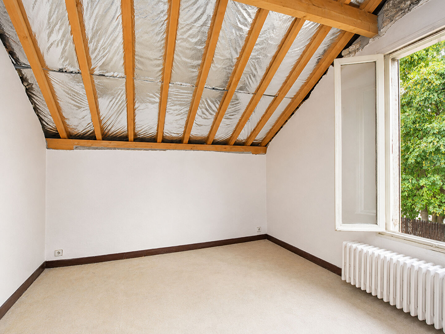 CROISSY SUR SEINE – CHARMANTE 1930 de 90 M² – TERRAIN 515 m² – à 7 MN DES ECOLES ET DU CENTRE VILLE