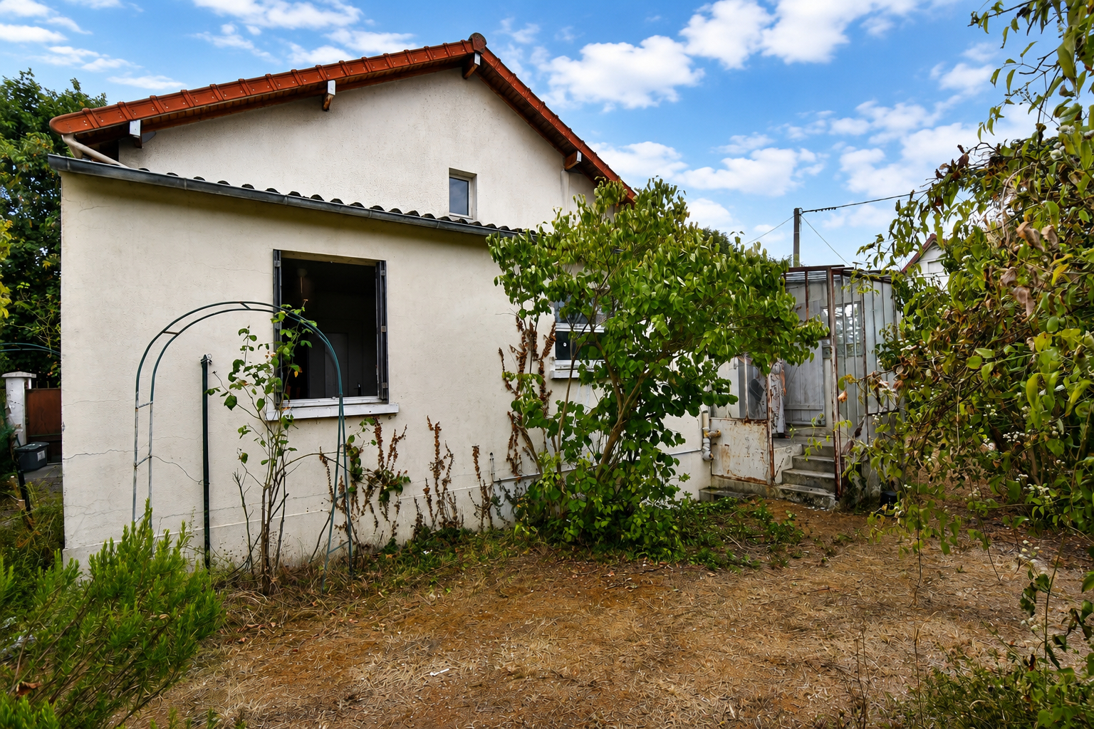 CROISSY SUR SEINE – CHARMANTE 1930 de 90 M² – TERRAIN 515 m² – à 7 MN DES ECOLES ET DU CENTRE VILLE
