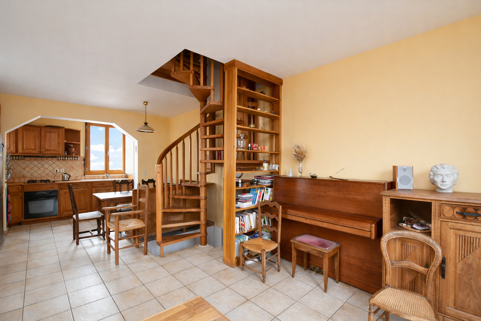 CHATOU – MAISON DE CHARME – 140 M² – TERRAIN 434 M² – DEPENDANCE AMENAGEE