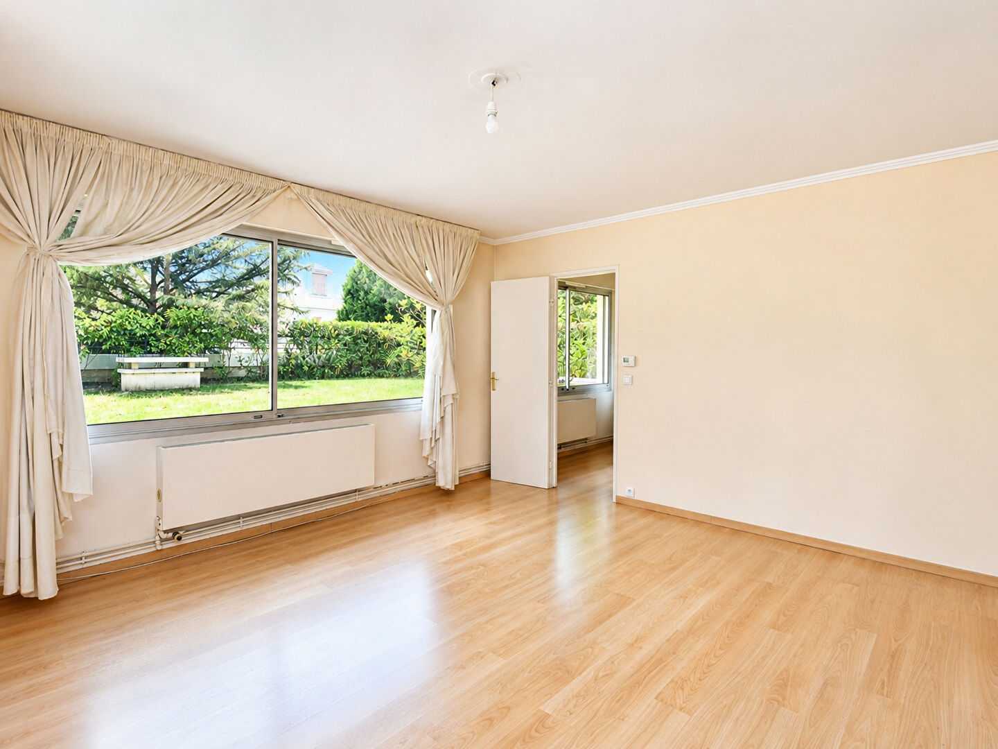CROISSY-SUR-SEINE – AU COEUR DU CENTRE VILLE – APPARTEMENT DE 79 M²- CAVE ET PARKING