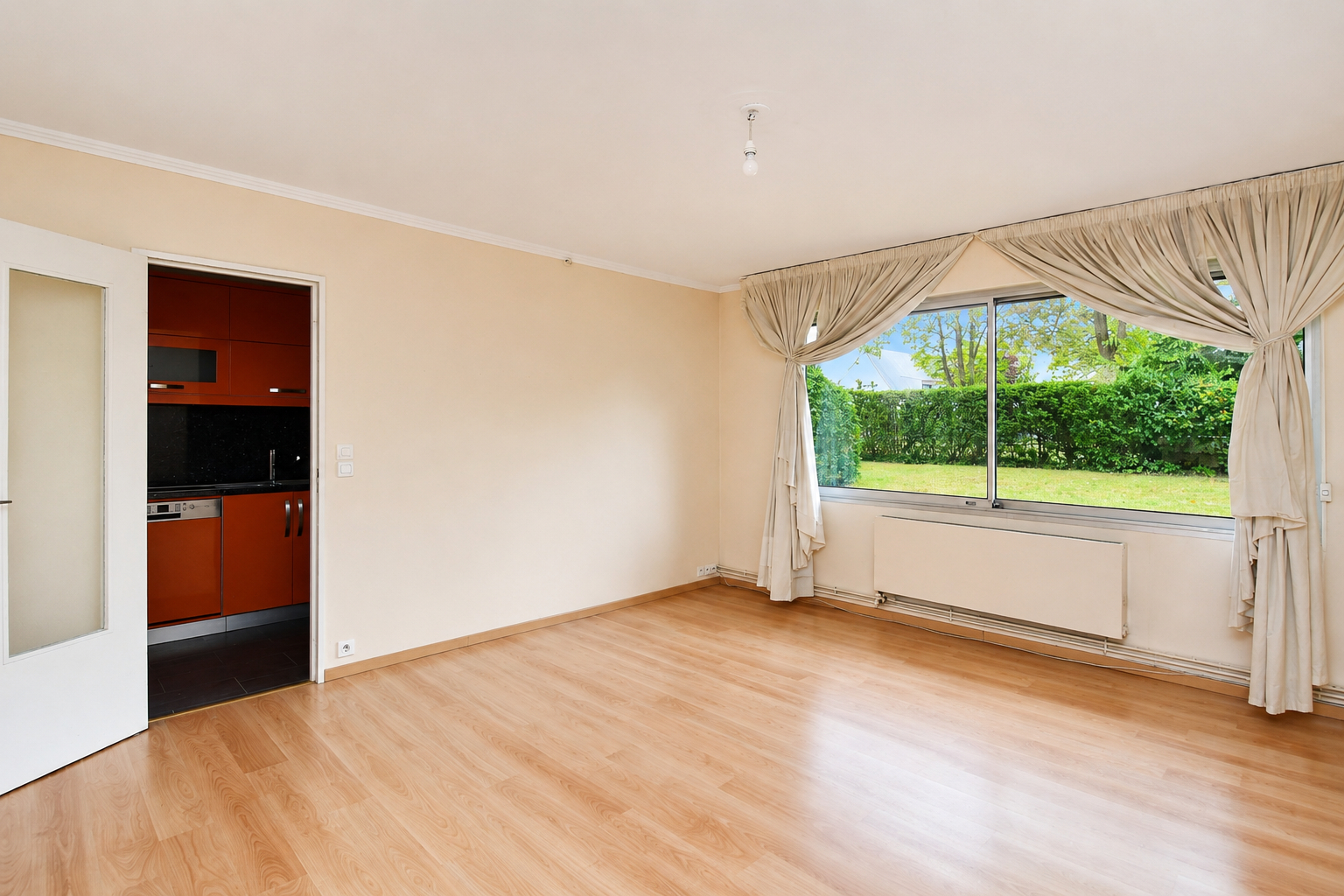 CROISSY-SUR-SEINE – AU COEUR DU CENTRE VILLE – APPARTEMENT DE 79 M²- CAVE ET PARKING